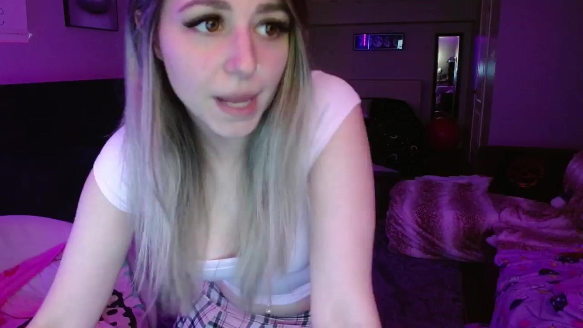 Gallery image thumbnail from Serafina's myfreecams stream on, 07/15/2024, 06:01 image 1 of 20