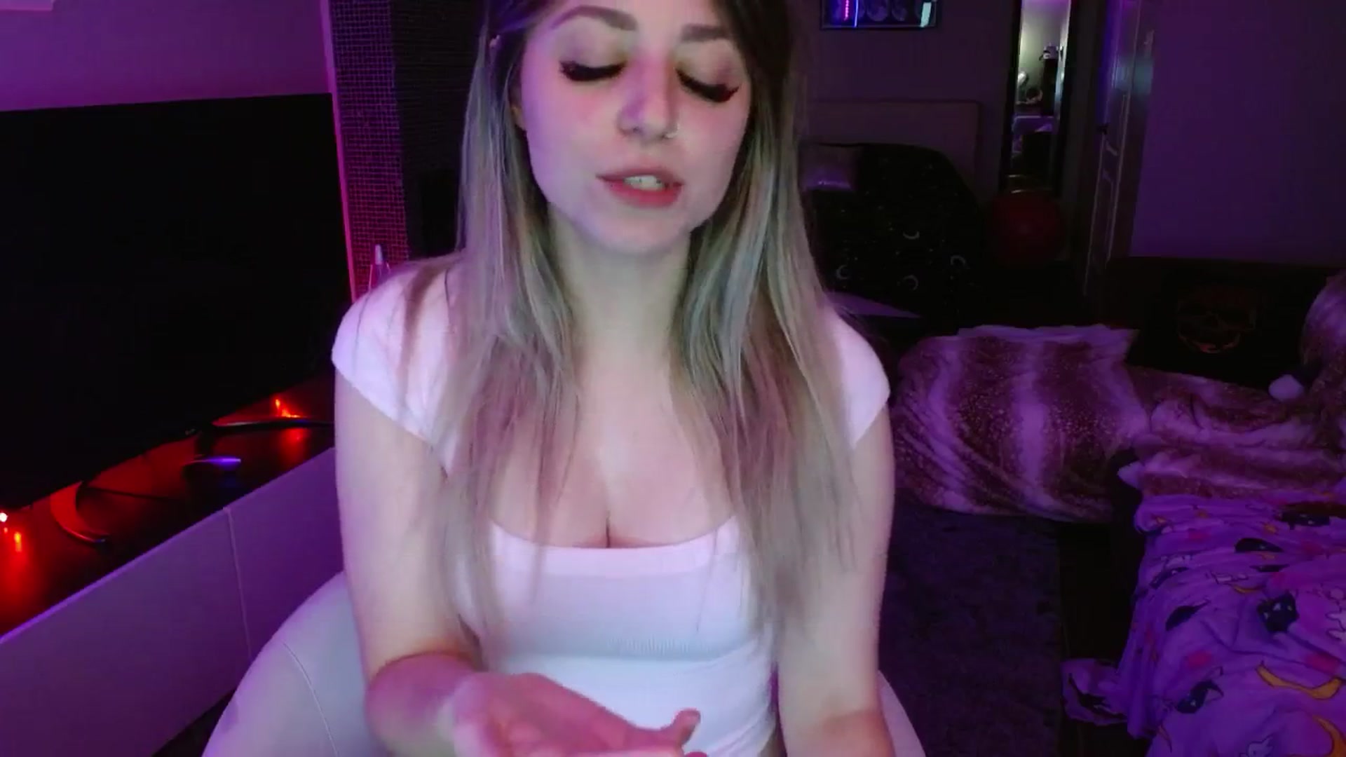 Gallery image thumbnail from Serafina's myfreecams stream on, 07/15/2024, 06:01 image 2 of 20