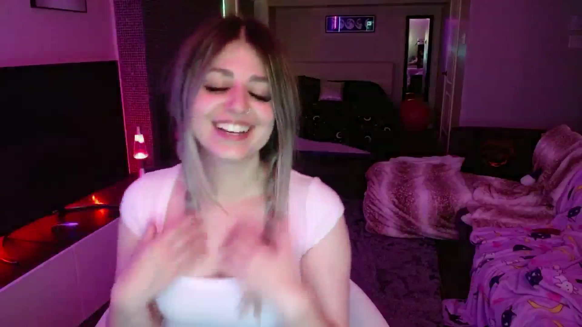 Gallery image thumbnail from Serafina's myfreecams stream on, 07/15/2024, 06:01 image 16 of 20