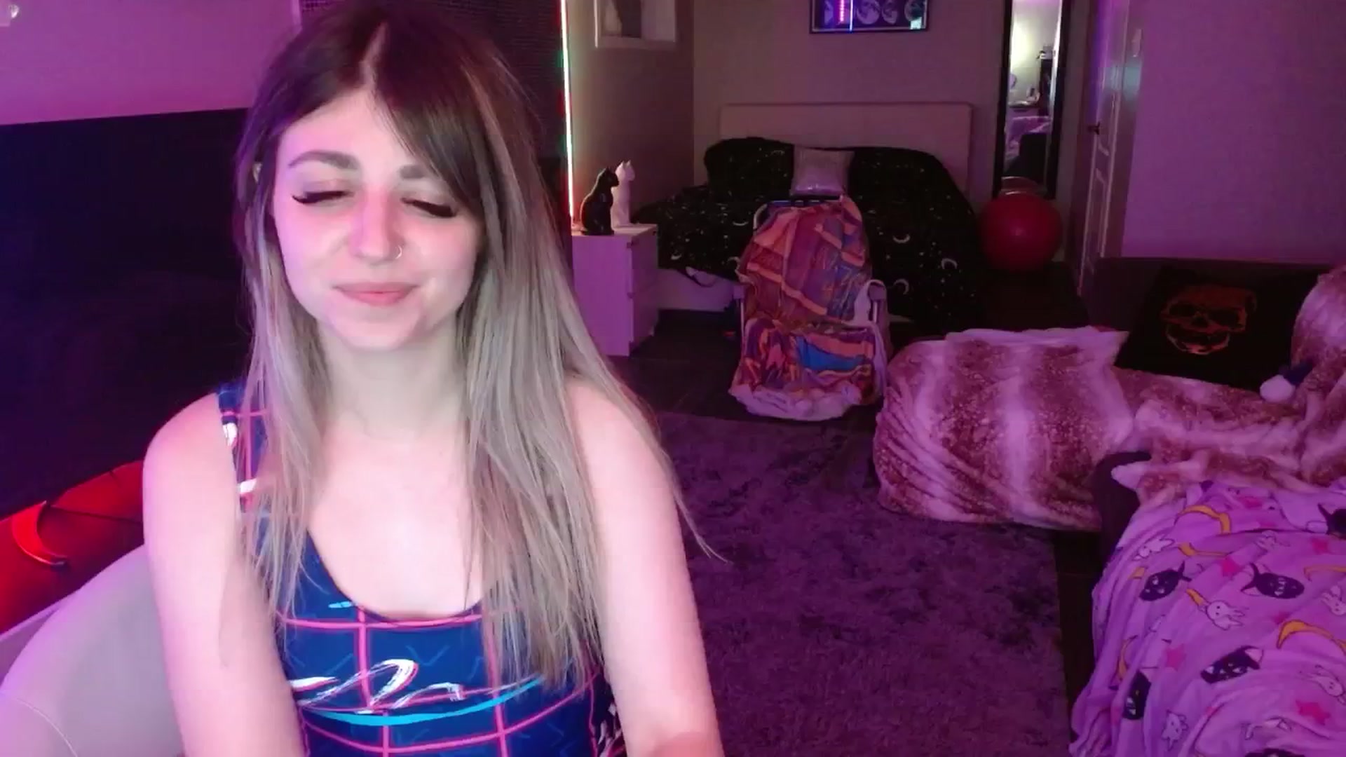 Gallery image thumbnail from Serafina's myfreecams stream on, 07/20/2024, 07:10 image 14 of 20