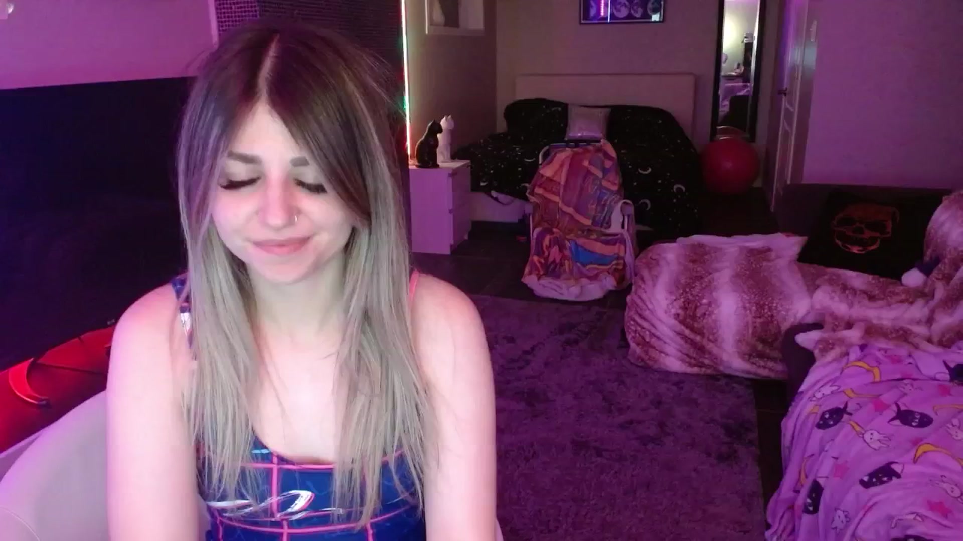 Gallery image thumbnail from Serafina's myfreecams stream on, 07/20/2024, 07:10 image 15 of 20