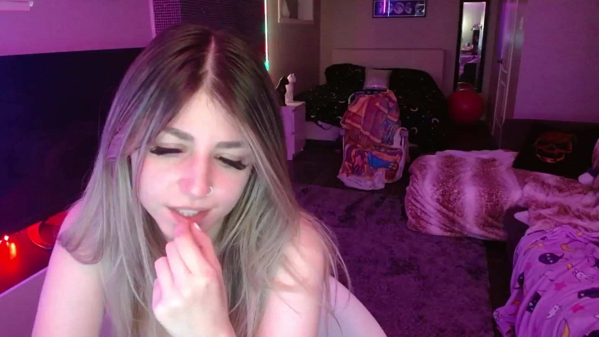 Gallery image thumbnail from Serafina's myfreecams stream on, 07/21/2024, 04:19 image 12 of 20