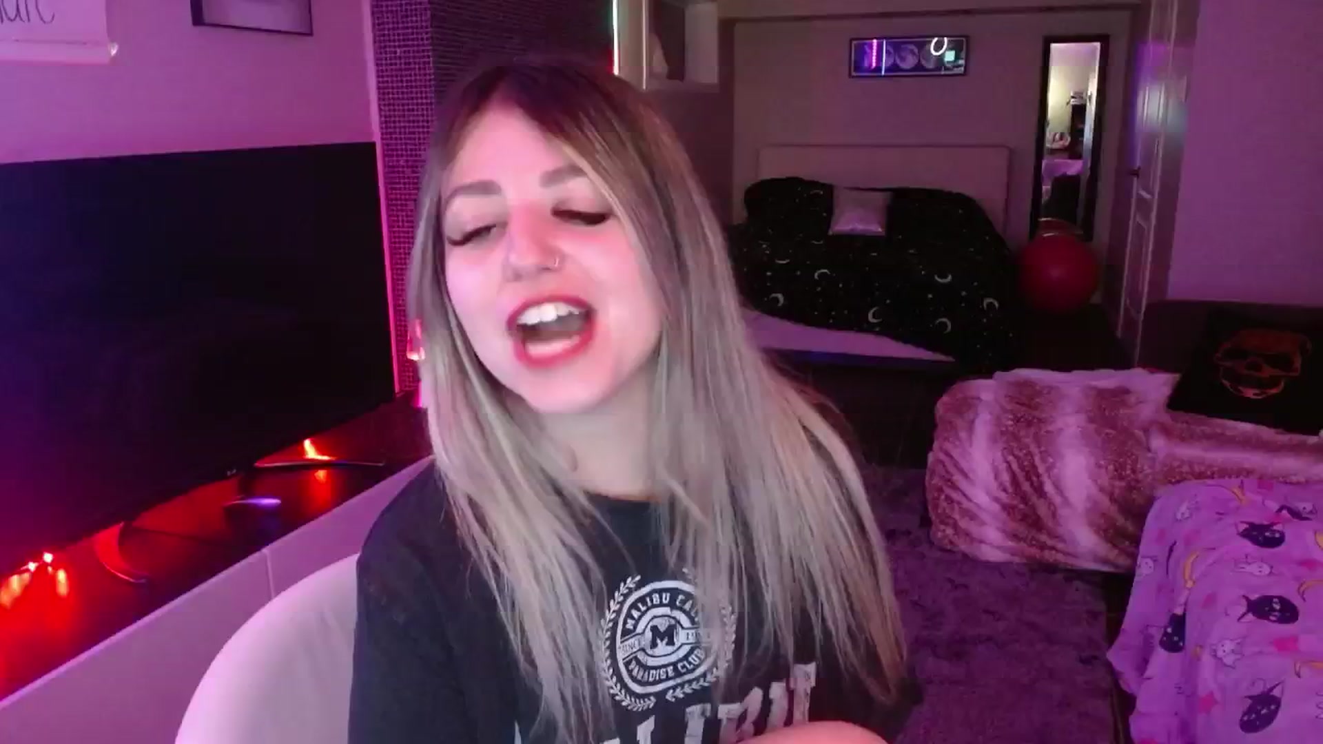 Gallery image thumbnail from Serafina's myfreecams stream on, 07/25/2024, 04:33 image 14 of 20