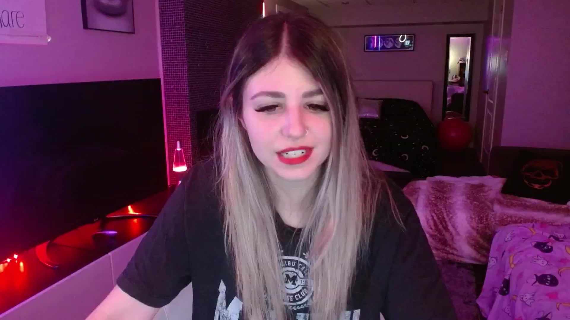 Gallery image thumbnail from Serafina's myfreecams stream on, 07/25/2024, 04:33 image 3 of 20