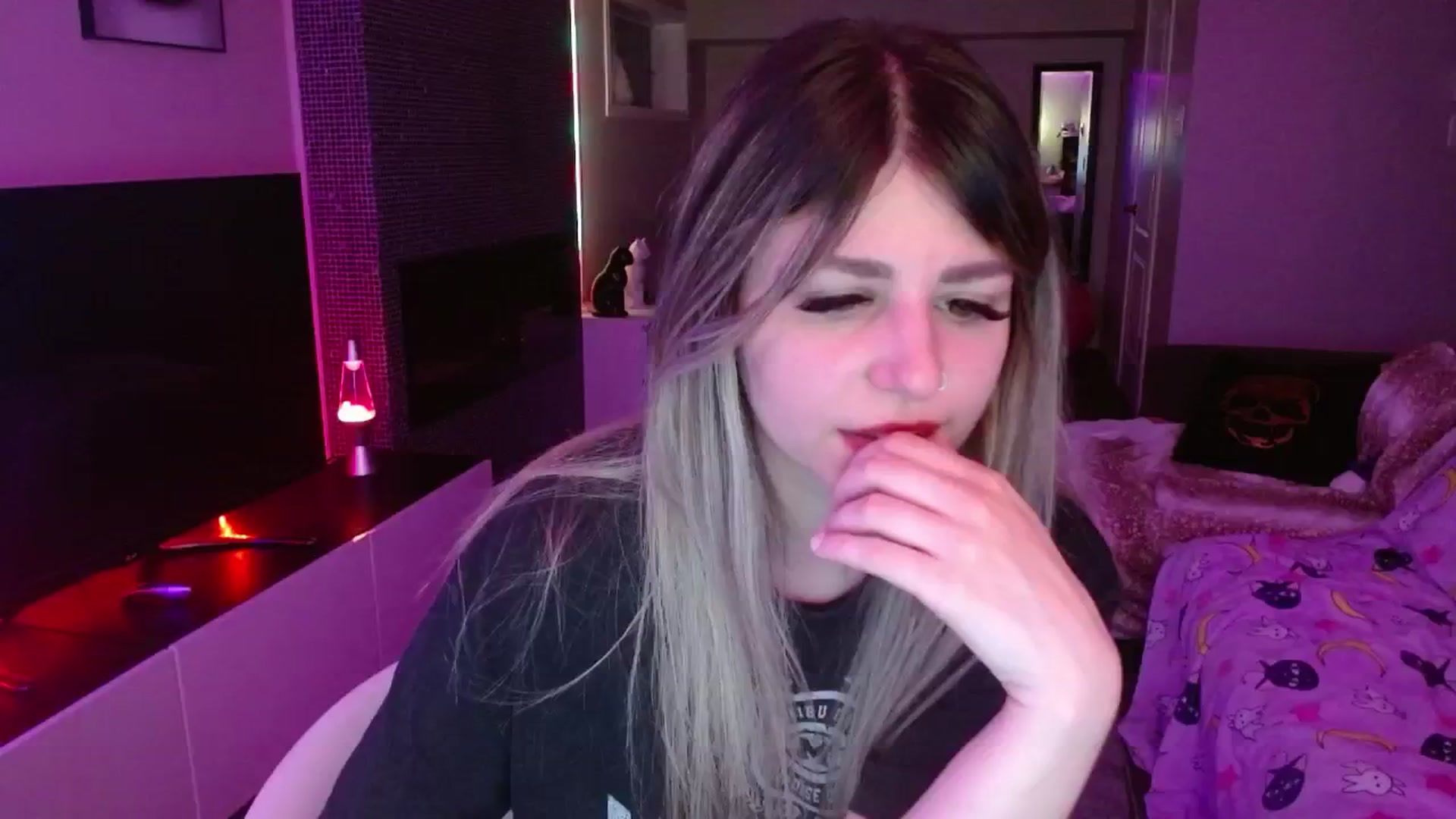 Gallery image thumbnail from Serafina's myfreecams stream on, 07/25/2024, 04:33 image 9 of 20