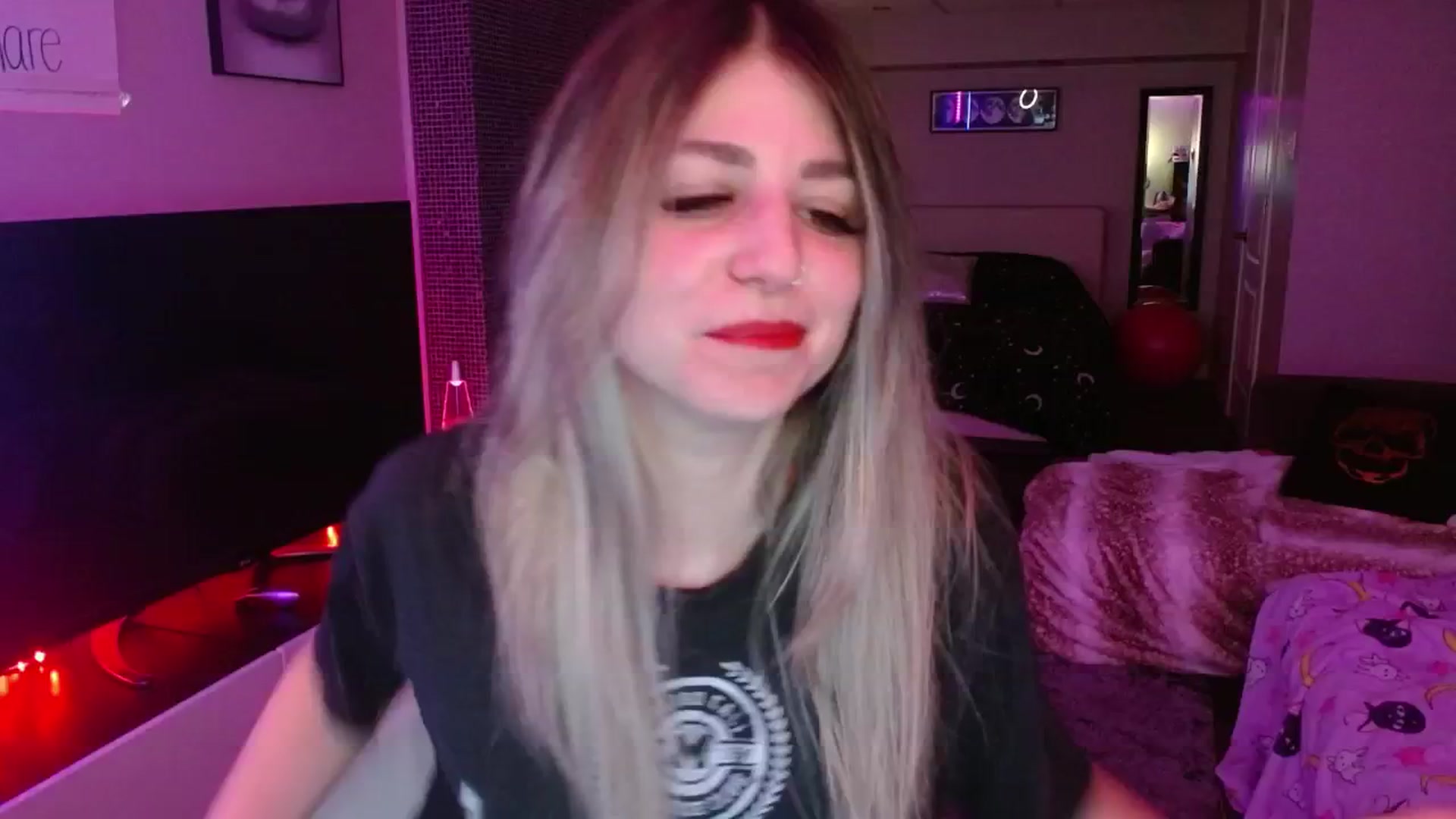 Gallery image thumbnail from Serafina's myfreecams stream on, 07/25/2024, 04:33 image 1 of 20
