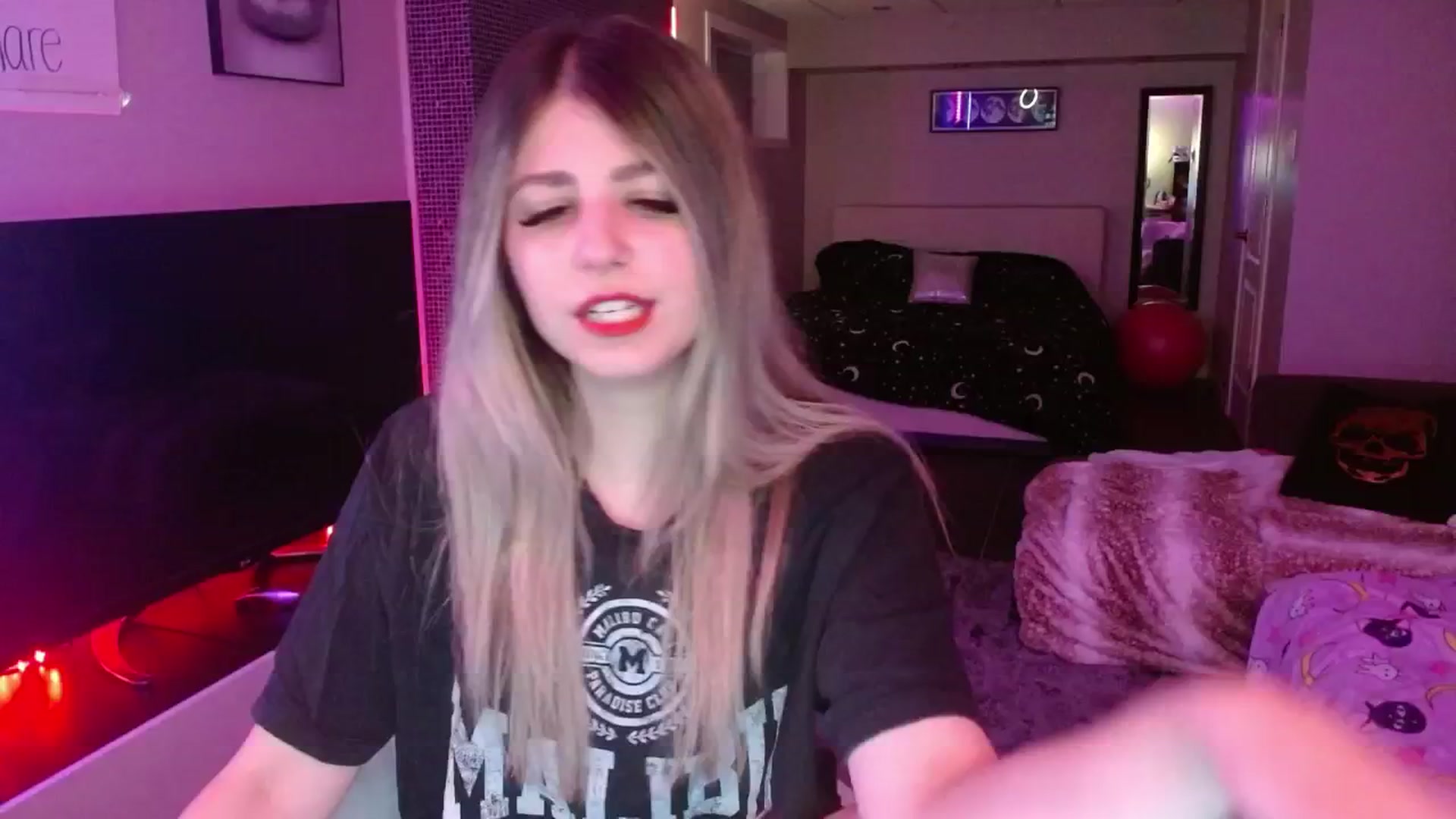 Gallery image thumbnail from Serafina's myfreecams stream on, 07/25/2024, 04:33 image 2 of 20