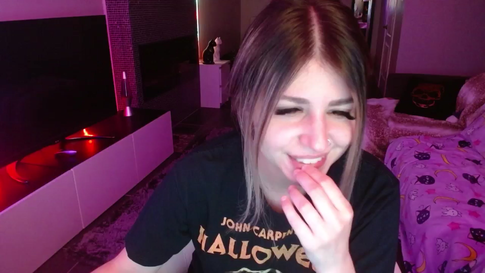 Gallery image thumbnail from Serafina's myfreecams stream on, 07/26/2024, 03:27 image 12 of 20