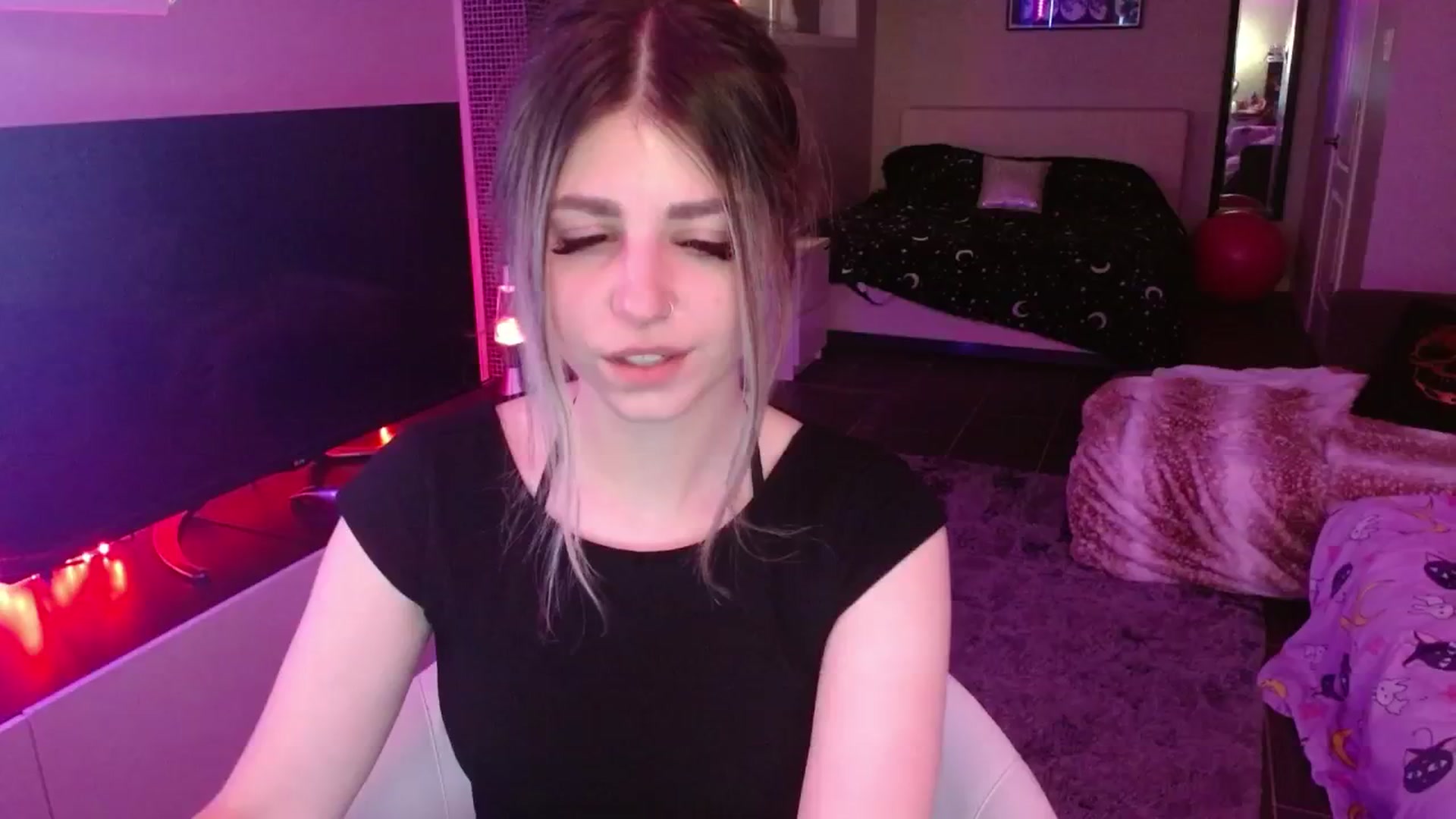 Gallery image thumbnail from Serafina's myfreecams stream on, 07/28/2024, 06:31 image 7 of 20