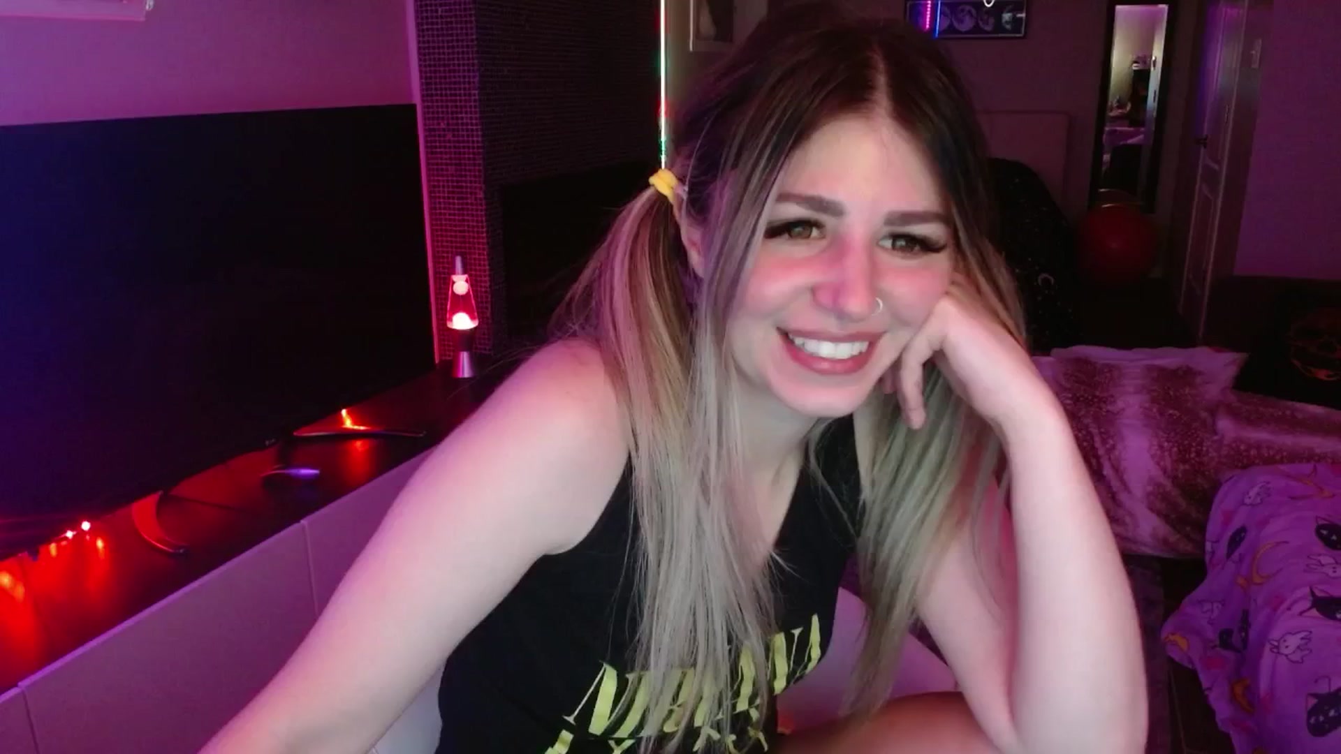 Gallery image thumbnail from Serafina's myfreecams stream on, 07/29/2024, 03:59 image 13 of 20