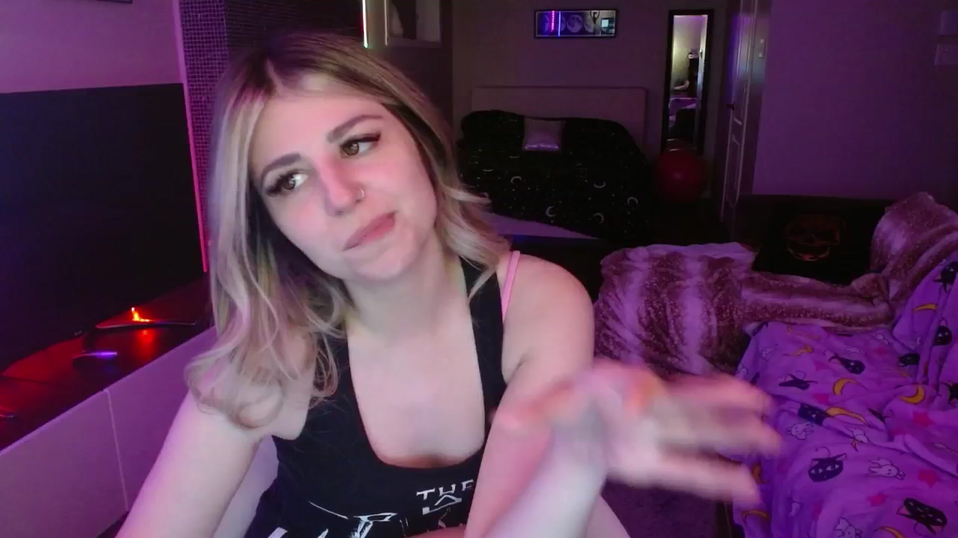 Gallery image thumbnail from Serafina's myfreecams stream on, 07/31/2024, 05:39 image 4 of 20