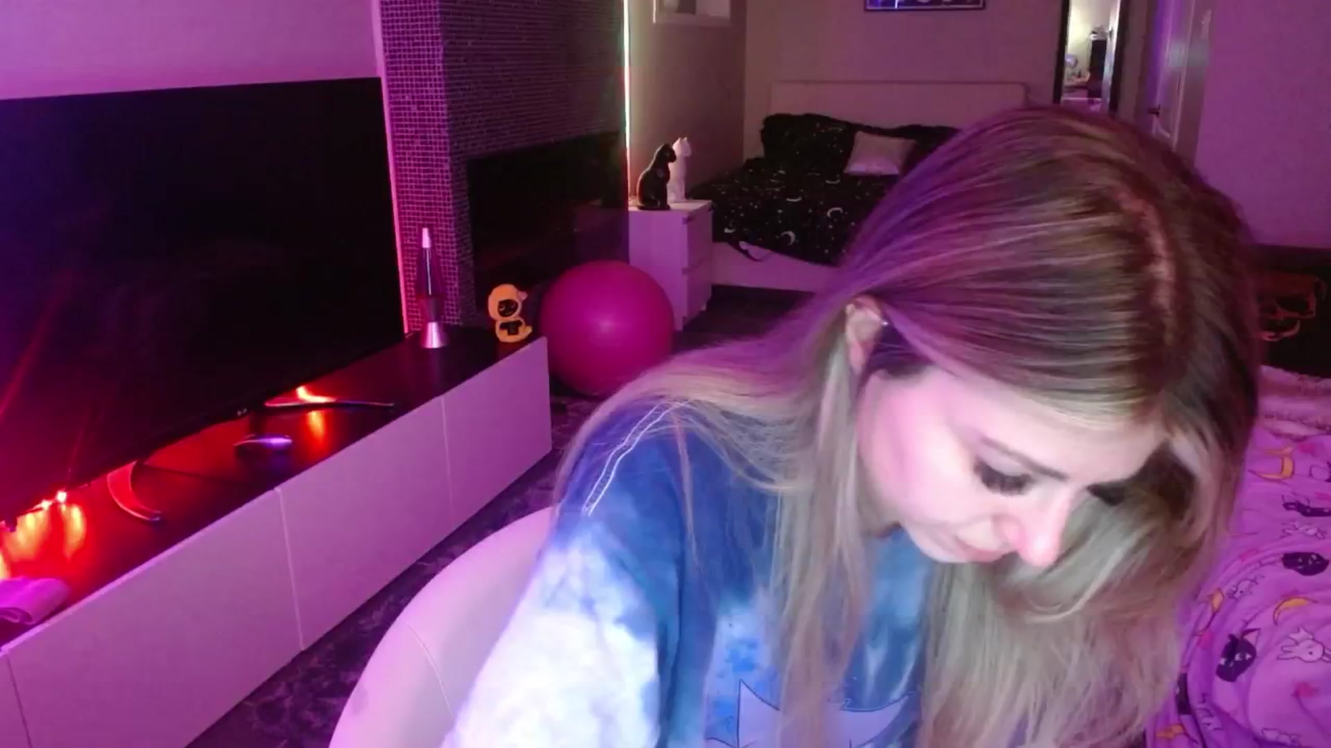 Gallery image thumbnail from Serafina's myfreecams stream on, 08/04/2024, 03:31 image 4 of 20