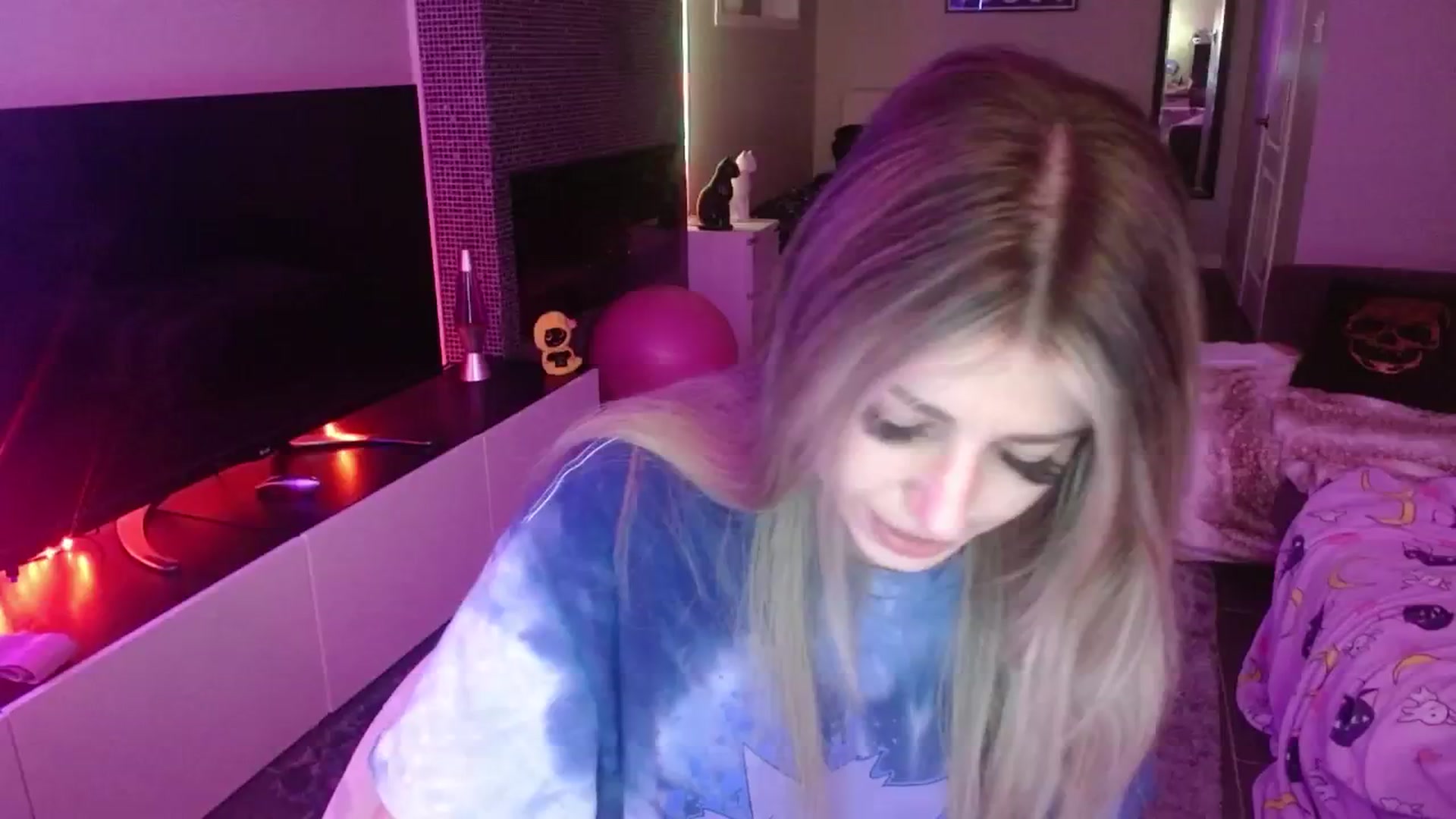 Gallery image thumbnail from Serafina's myfreecams stream on, 08/04/2024, 03:31 image 3 of 20