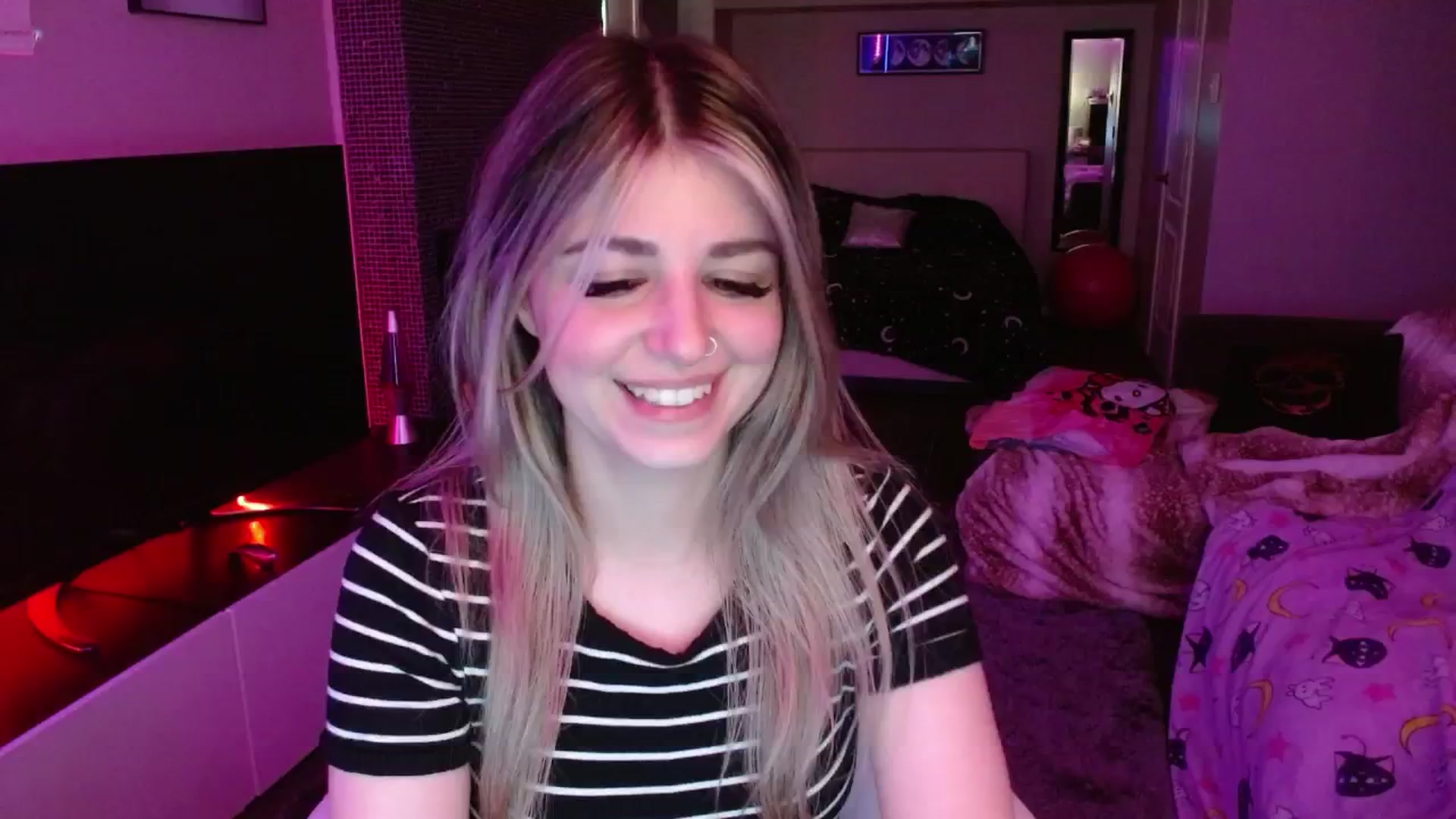 Gallery image thumbnail from Serafina's myfreecams stream on, 08/07/2024, 03:52 image 4 of 20