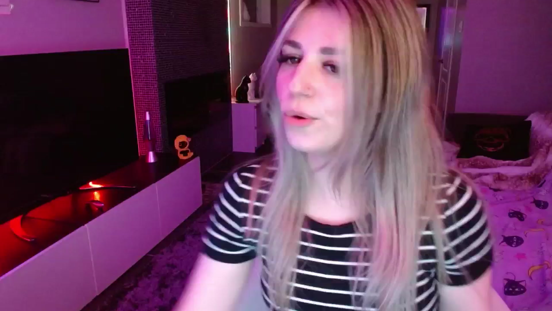 Gallery image thumbnail from Serafina's myfreecams stream on, 08/07/2024, 03:52 image 14 of 20