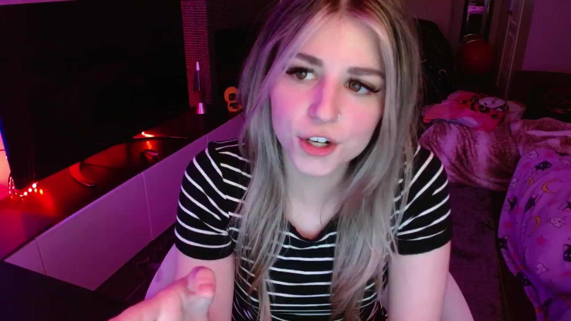 Gallery image thumbnail from Serafina's myfreecams stream on, 08/07/2024, 04:15 image 16 of 20