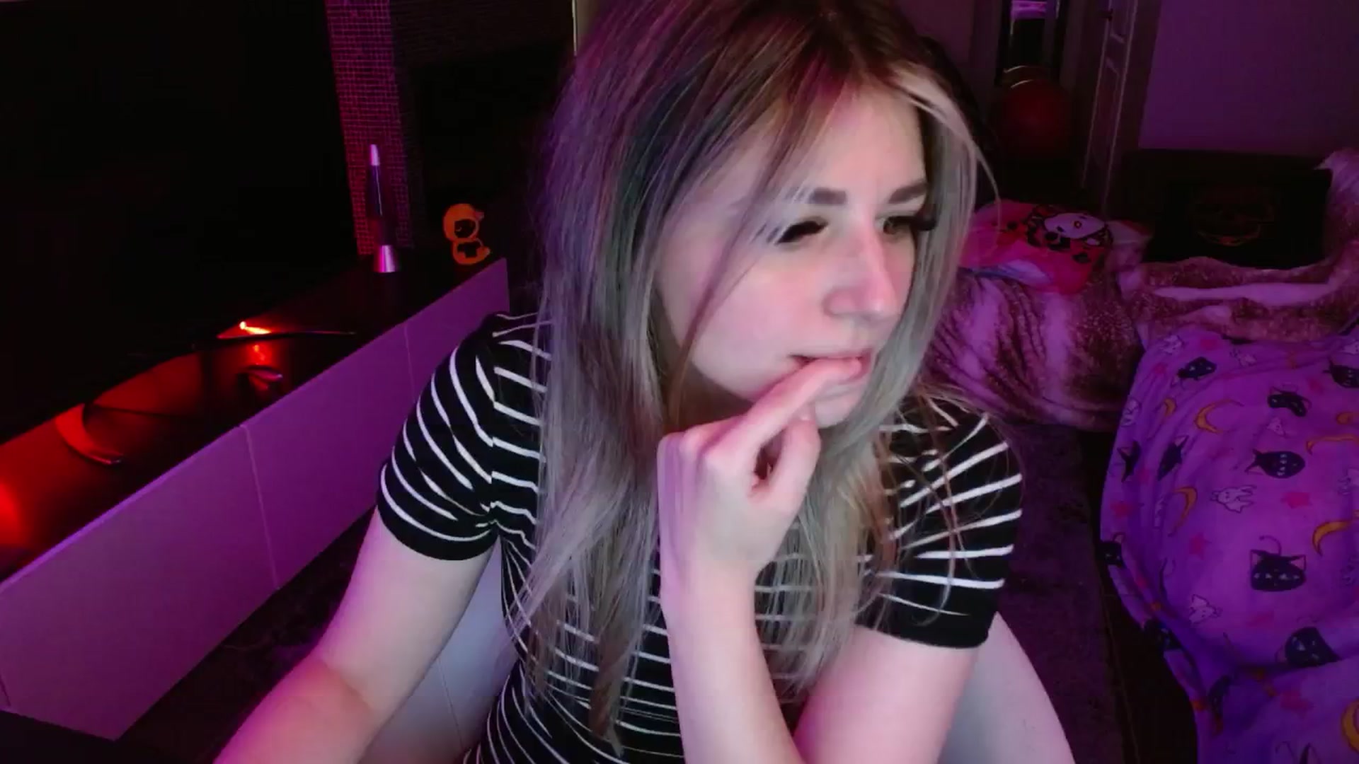 Gallery image thumbnail from Serafina's myfreecams stream on, 08/07/2024, 04:15 image 11 of 20
