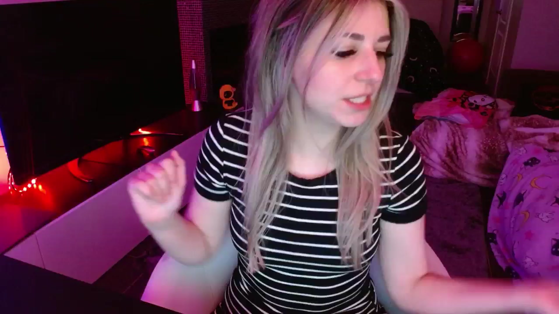 Gallery image thumbnail from Serafina's myfreecams stream on, 08/07/2024, 04:15 image 18 of 20