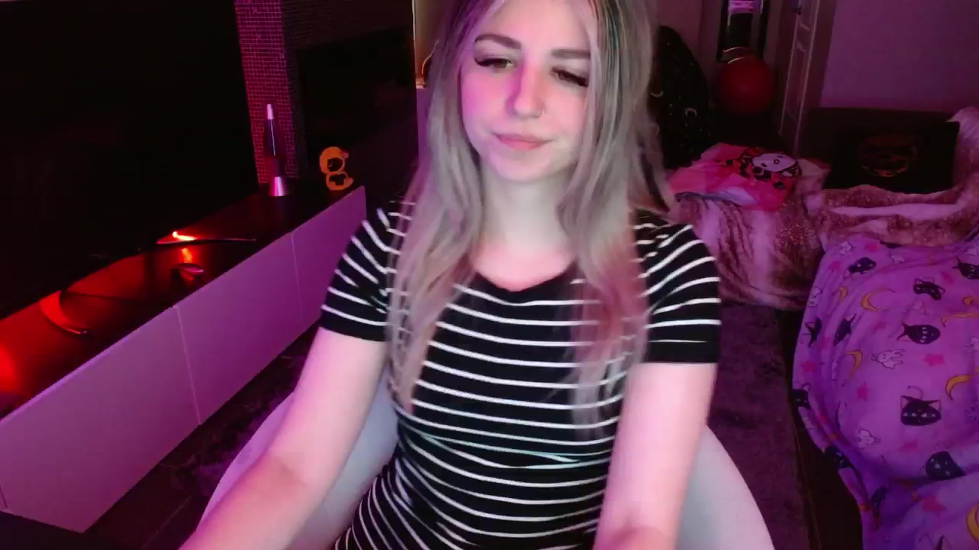 Gallery image thumbnail from Serafina's myfreecams stream on, 08/07/2024, 04:15 image 9 of 20