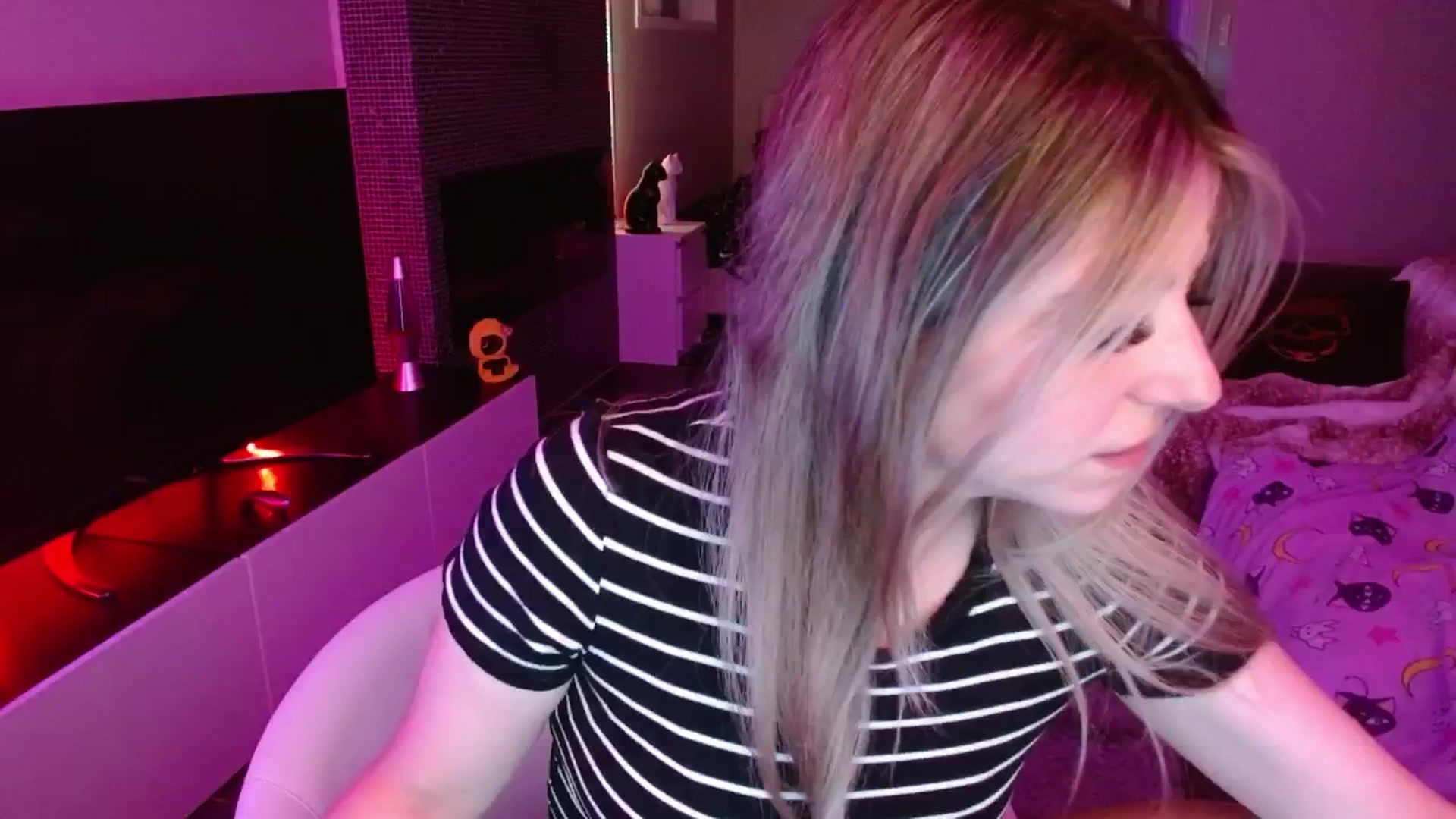 Gallery image thumbnail from Serafina's myfreecams stream on, 08/07/2024, 04:15 image 6 of 20
