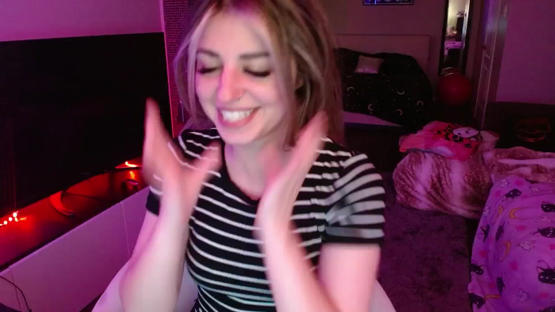Gallery image thumbnail from Serafina's myfreecams stream on, 08/07/2024, 05:43 image 12 of 20