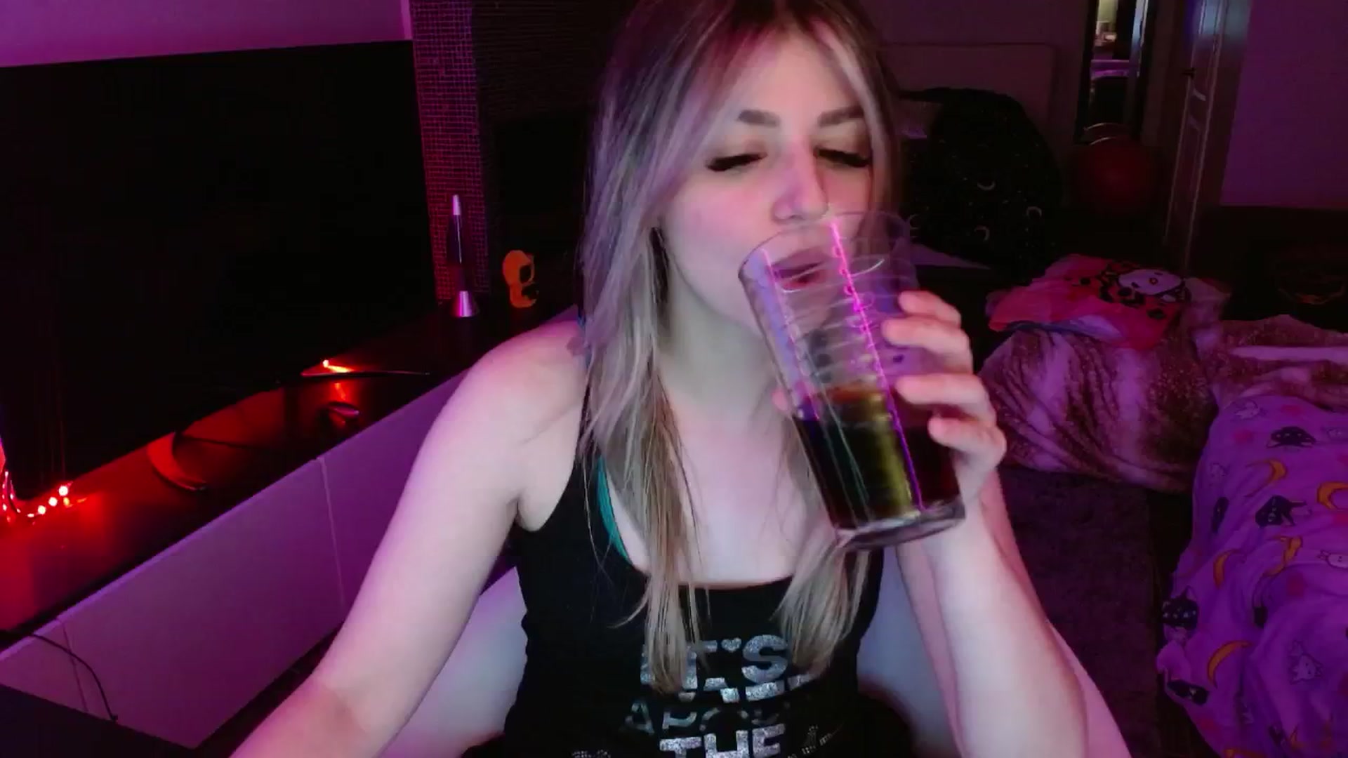 Gallery image thumbnail from Serafina's myfreecams stream on, 08/08/2024, 04:02 image 11 of 20