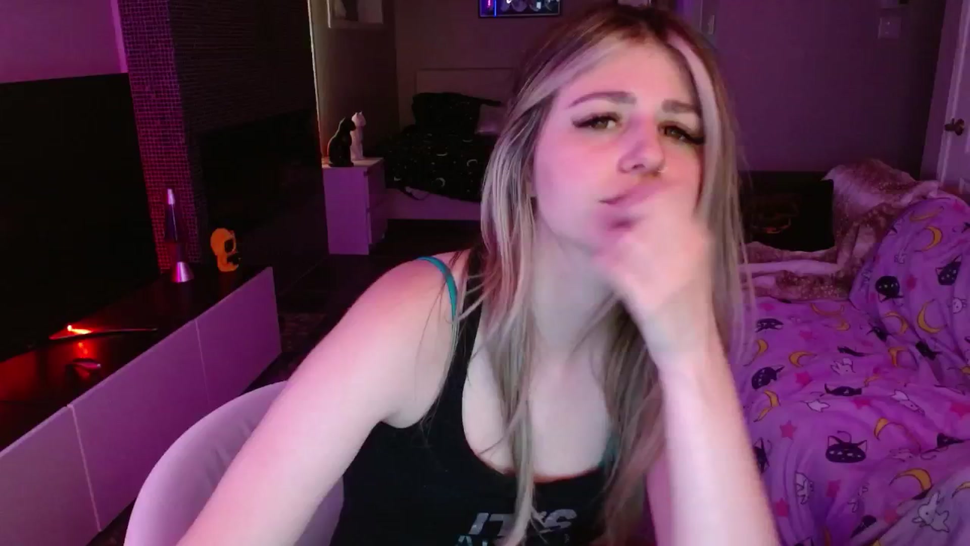 Gallery image thumbnail from Serafina's myfreecams stream on, 08/08/2024, 05:37 image 2 of 20