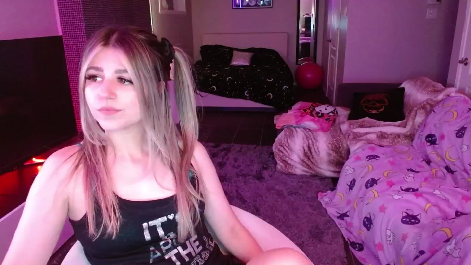 Gallery image thumbnail from Serafina's myfreecams stream on, 08/08/2024, 05:37 image 13 of 20