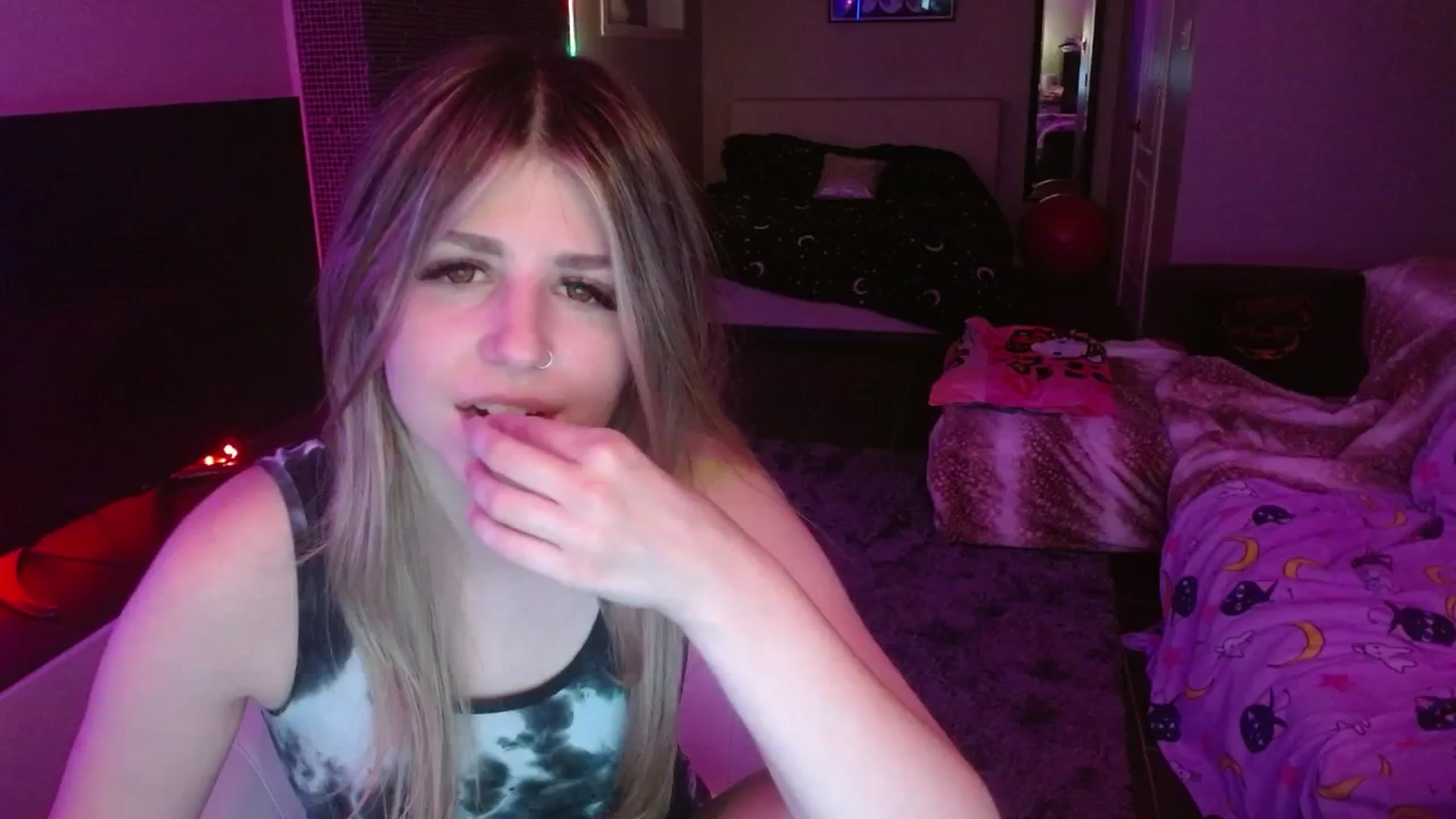 Gallery image thumbnail from Serafina's myfreecams stream on, 08/09/2024, 07:01 image 4 of 20
