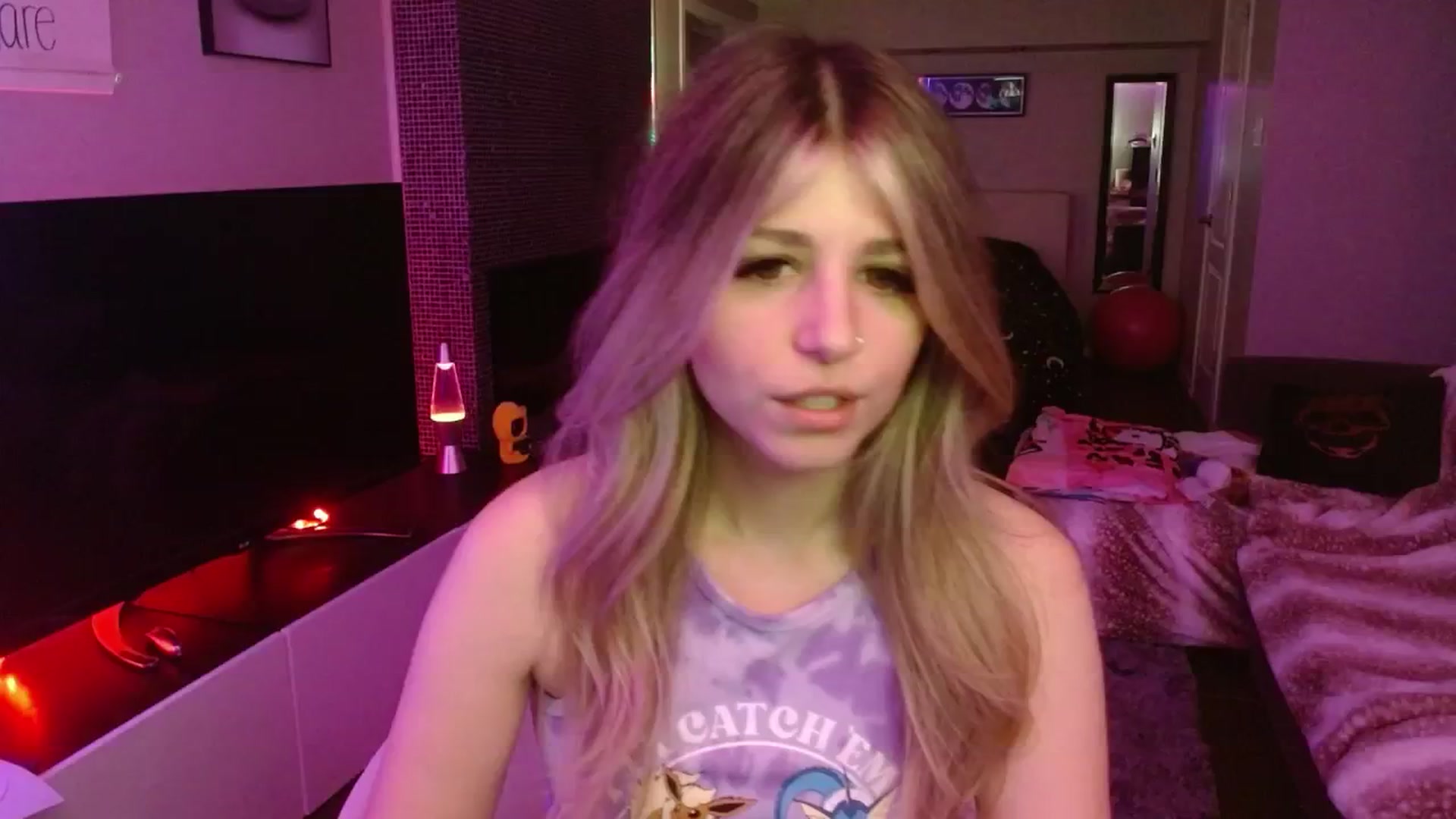 Gallery image thumbnail from Serafina's myfreecams stream on, 08/11/2024, 02:44 image 11 of 20