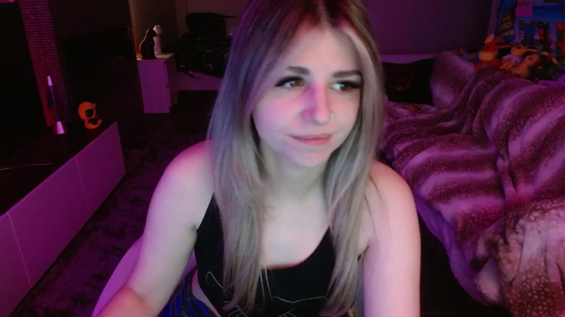 Gallery image thumbnail from Serafina's myfreecams stream on, 08/14/2024, 06:13 image 5 of 20