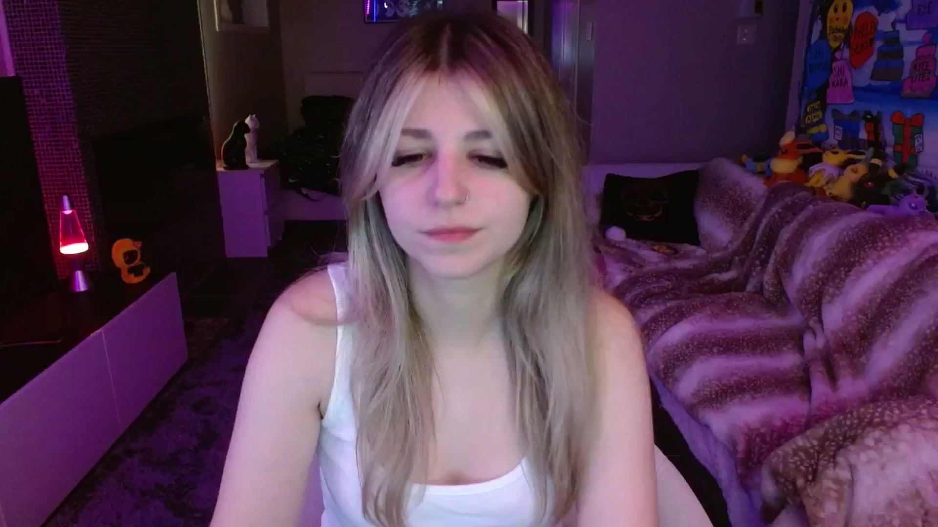 Gallery image thumbnail from Serafina's myfreecams stream on, 08/15/2024, 05:33 image 4 of 20