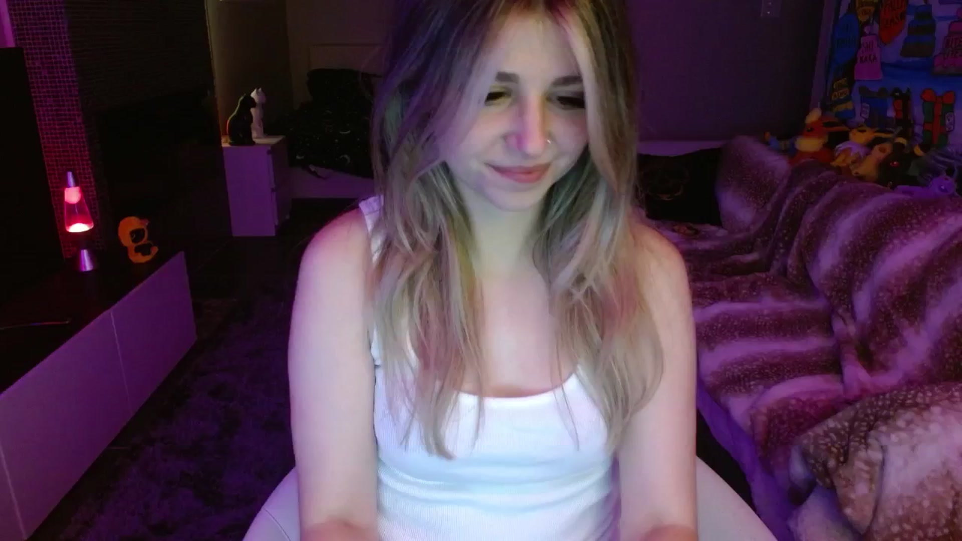Gallery image thumbnail from Serafina's myfreecams stream on, 08/15/2024, 05:33 image 19 of 20