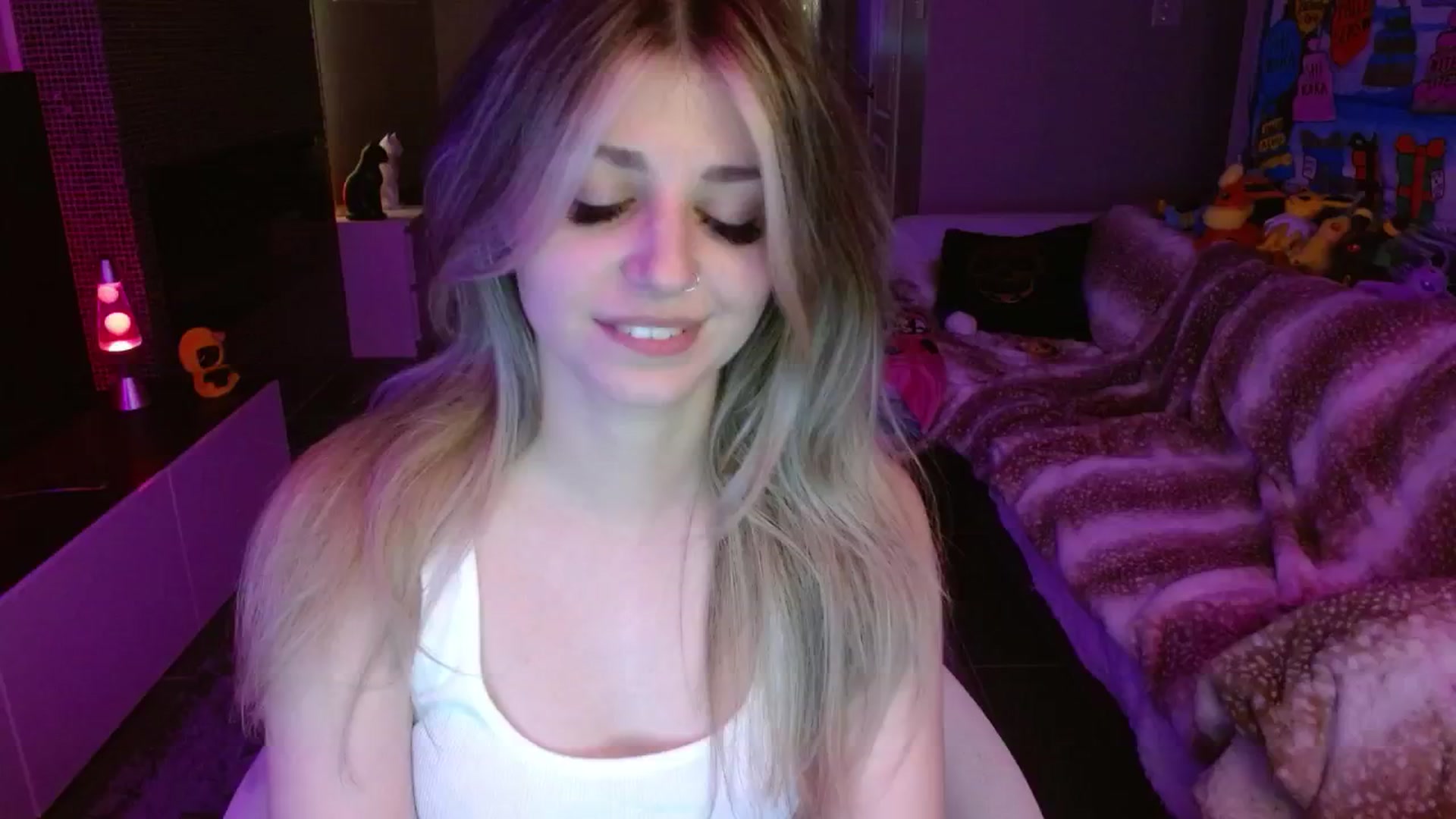 Gallery image thumbnail from Serafina's myfreecams stream on, 08/15/2024, 05:33 image 17 of 20
