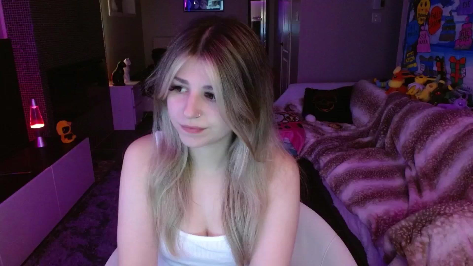 Gallery image thumbnail from Serafina's myfreecams stream on, 08/15/2024, 05:33 image 1 of 20