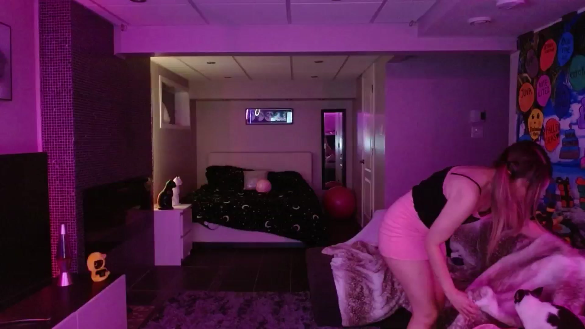 Gallery image thumbnail from Serafina's myfreecams stream on, 08/16/2024, 04:33 image 18 of 20