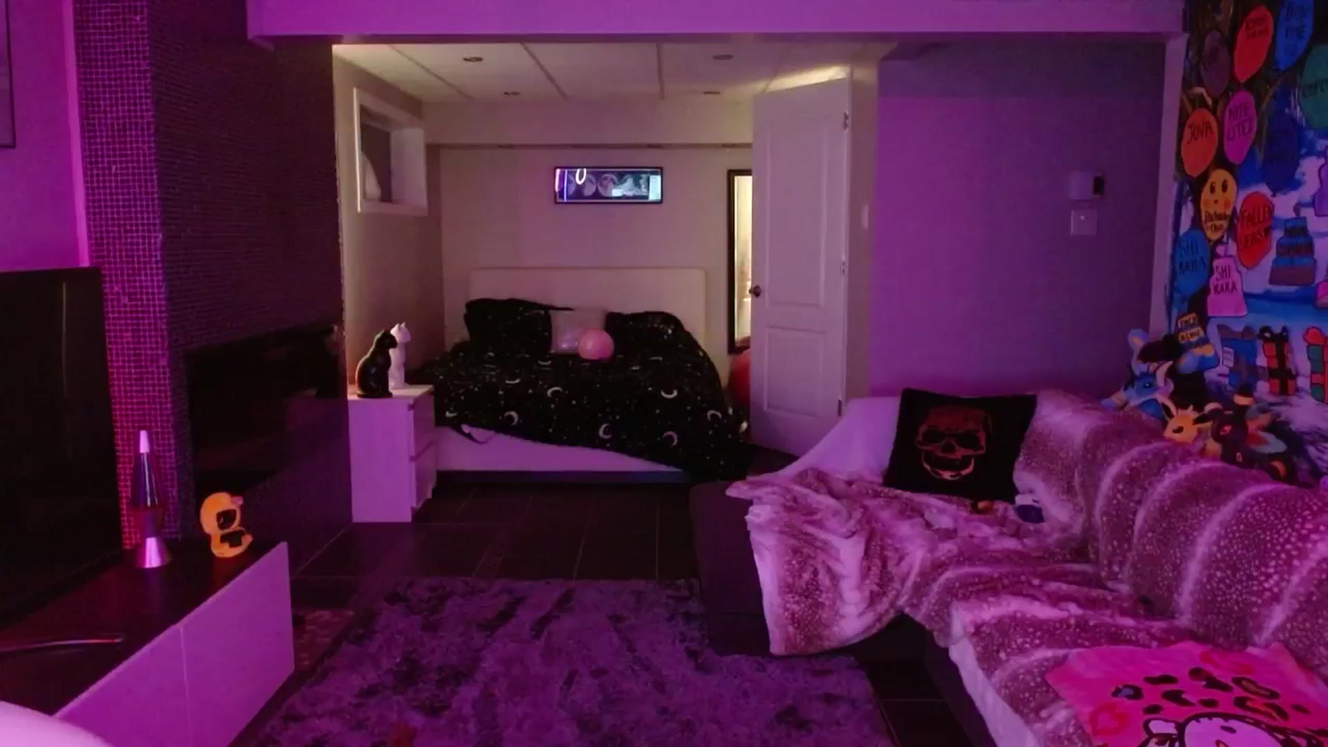 Gallery image thumbnail from Serafina's myfreecams stream on, 08/16/2024, 04:33 image 19 of 20