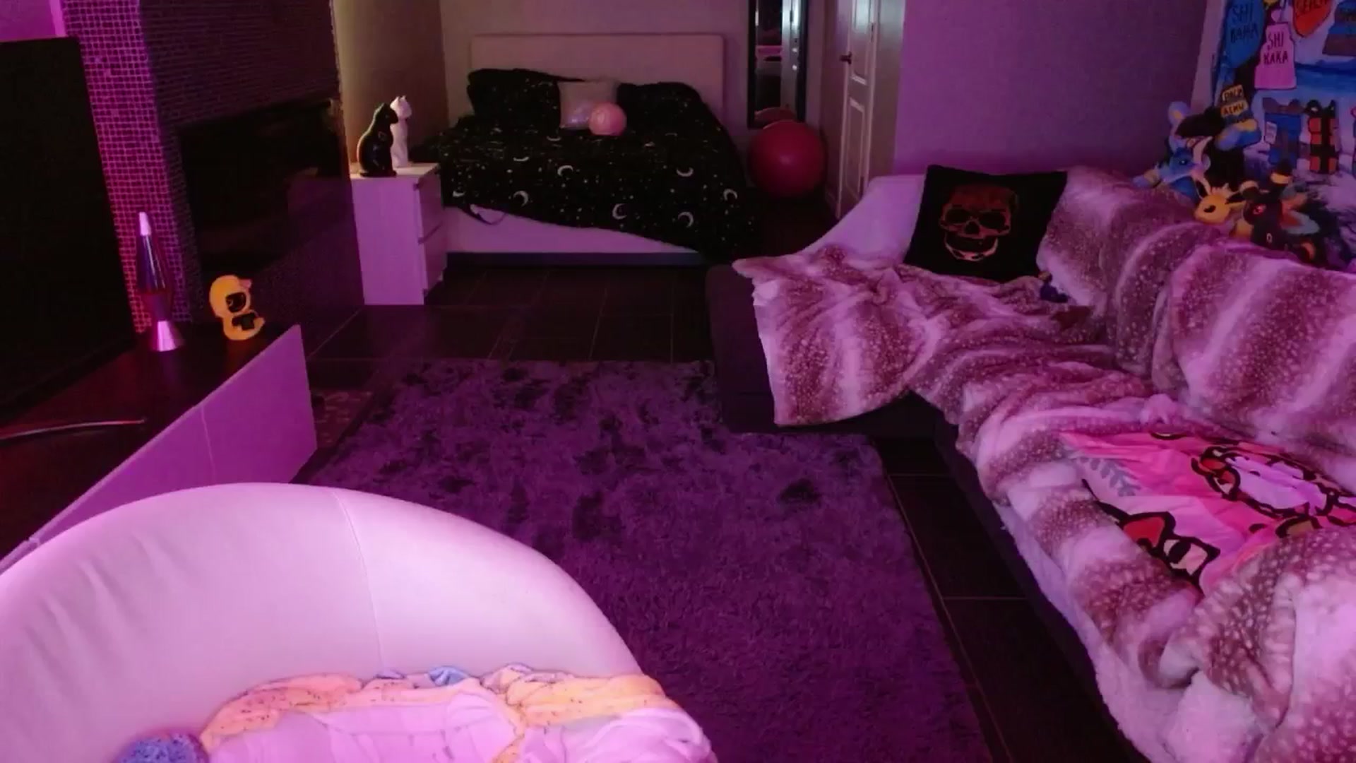 Gallery image thumbnail from Serafina's myfreecams stream on, 08/16/2024, 04:33 image 17 of 20