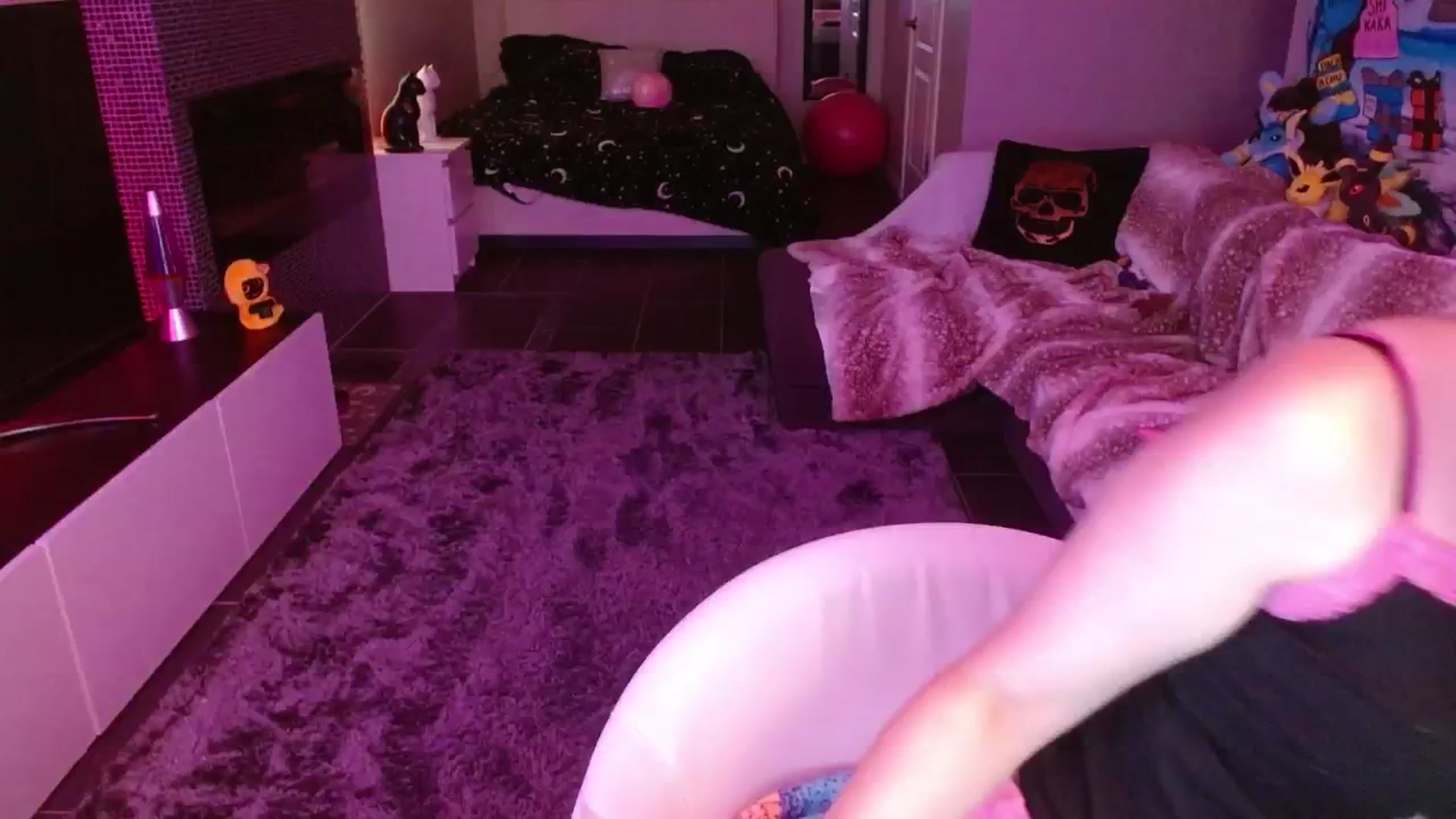 Gallery image thumbnail from Serafina's myfreecams stream on, 08/16/2024, 04:33 image 10 of 20