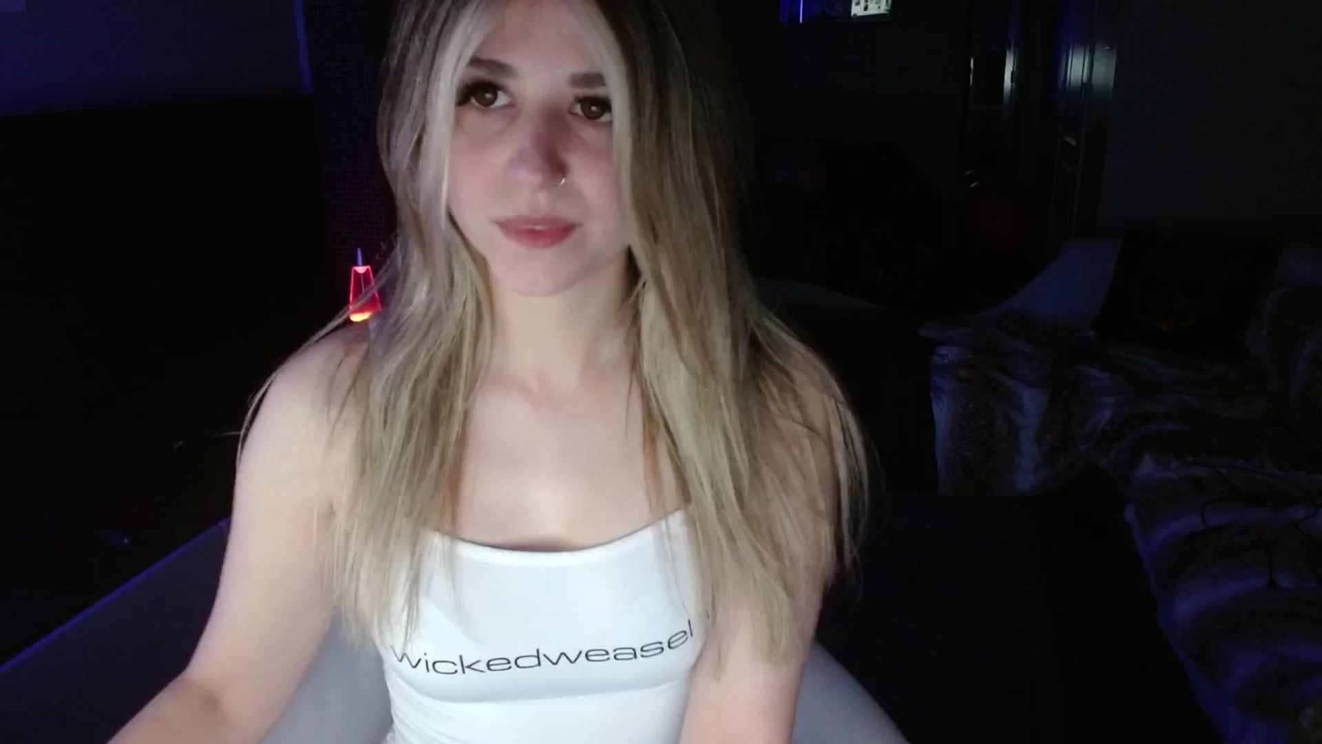 Gallery image thumbnail from Serafina's myfreecams stream on, 08/17/2024, 03:32 image 16 of 20