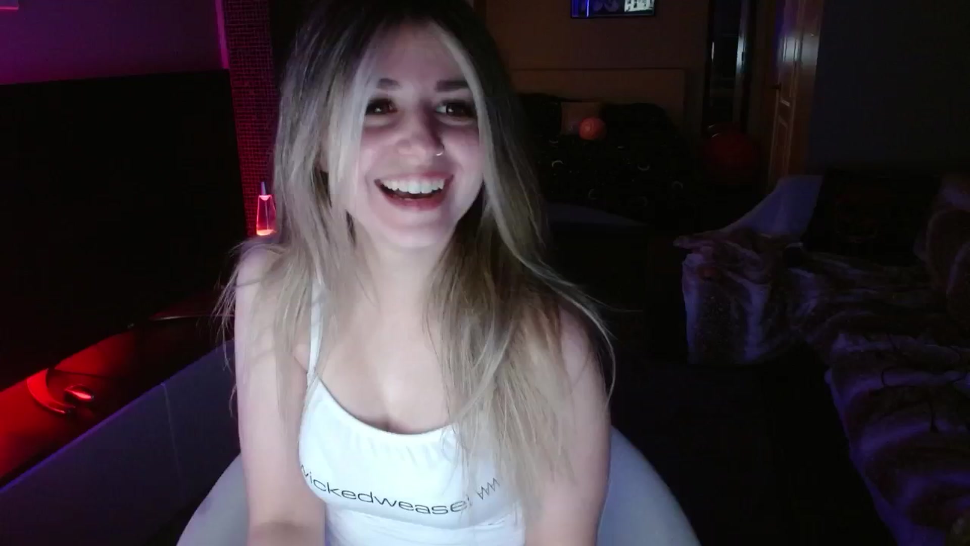 Gallery image thumbnail from Serafina's myfreecams stream on, 08/17/2024, 03:32 image 14 of 20
