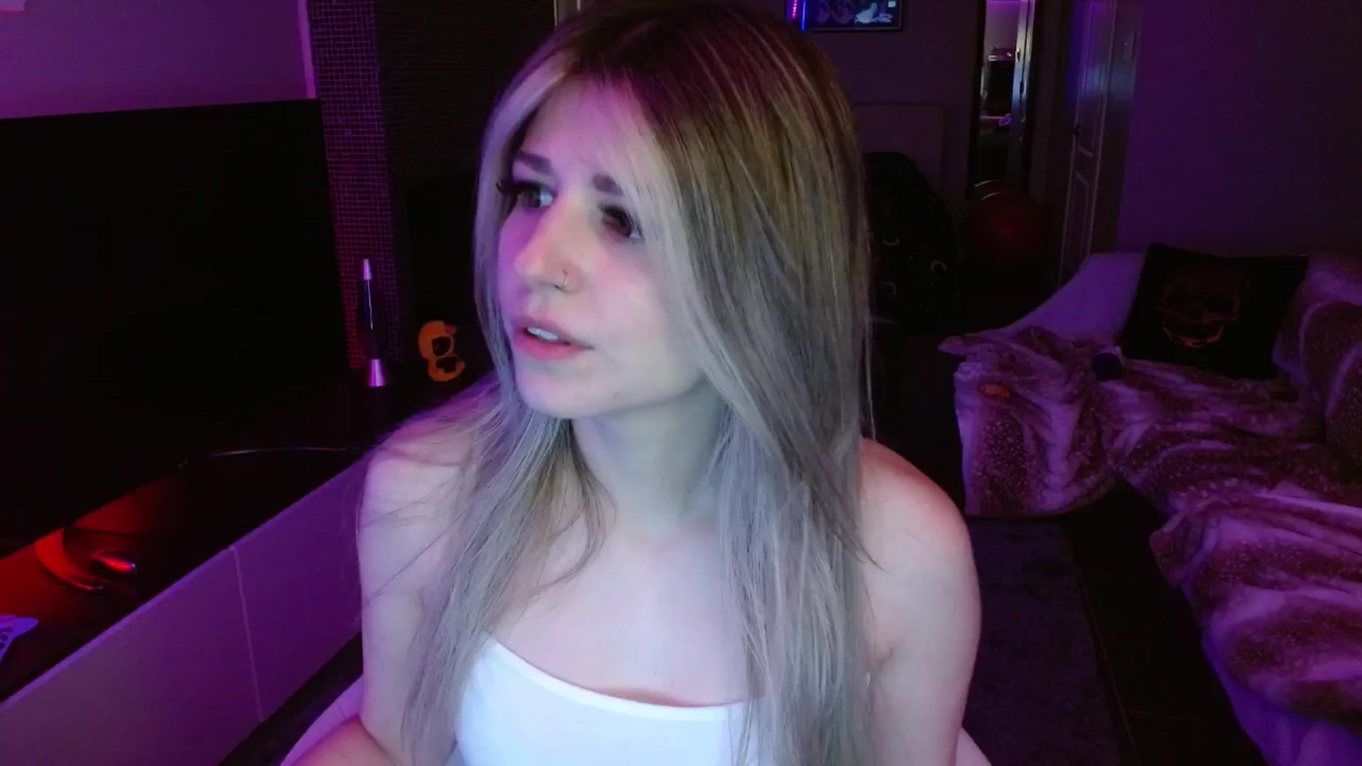 Gallery image thumbnail from Serafina's myfreecams stream on, 08/17/2024, 03:32 image 1 of 20