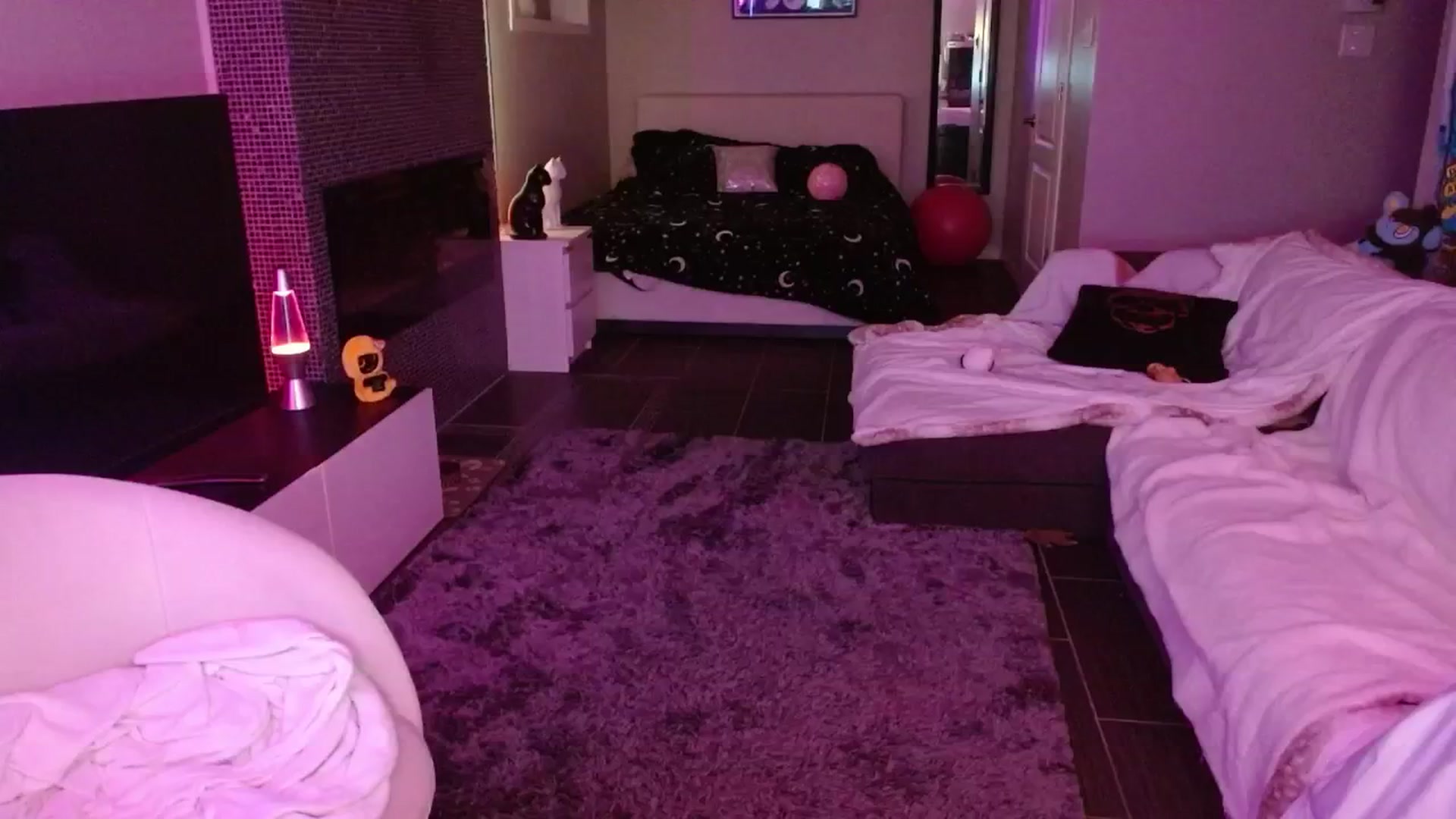Gallery image thumbnail from Serafina's myfreecams stream on, 08/21/2024, 03:51 image 19 of 20