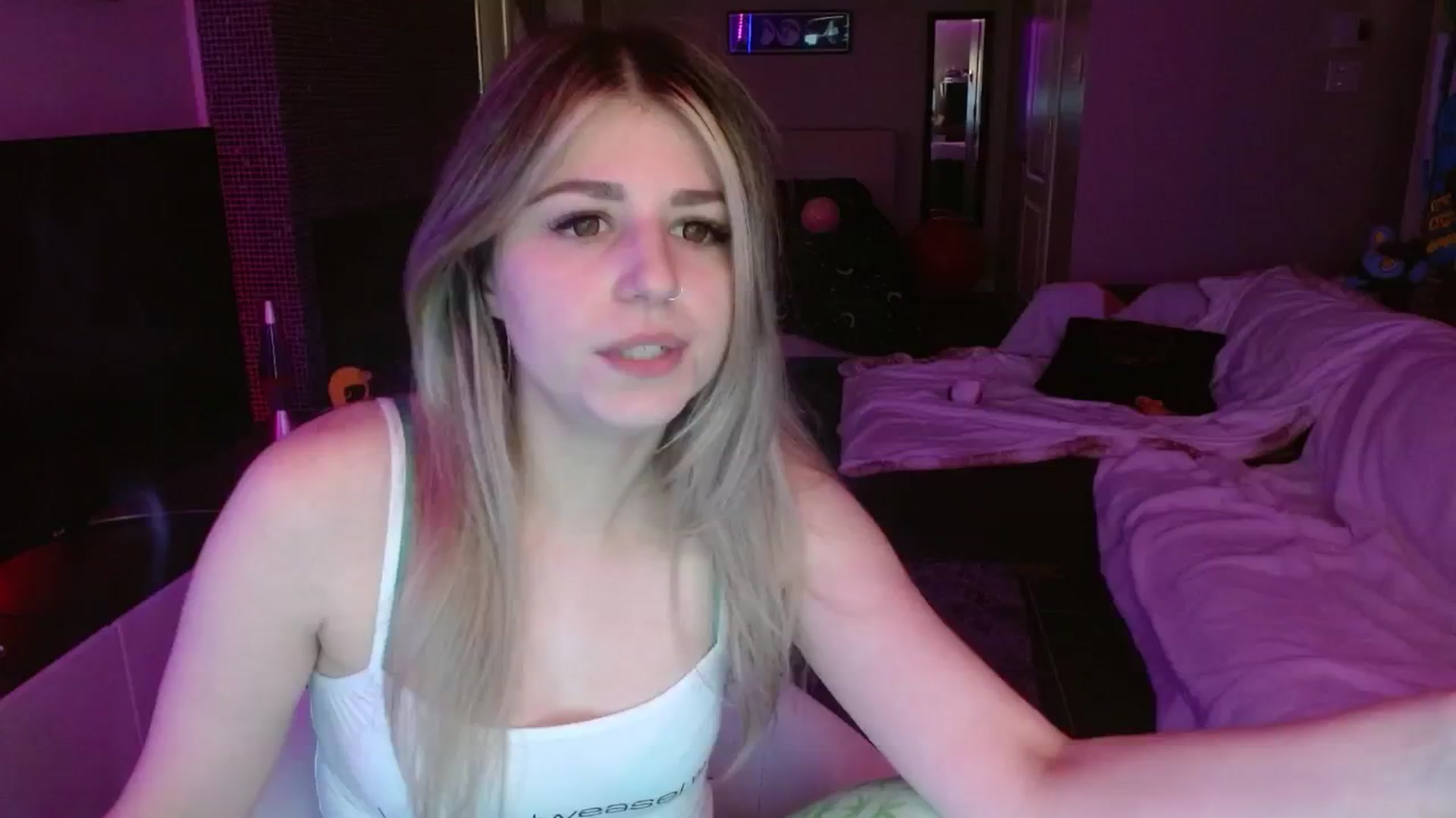 Gallery image thumbnail from Serafina's myfreecams stream on, 08/21/2024, 03:51 image 13 of 20