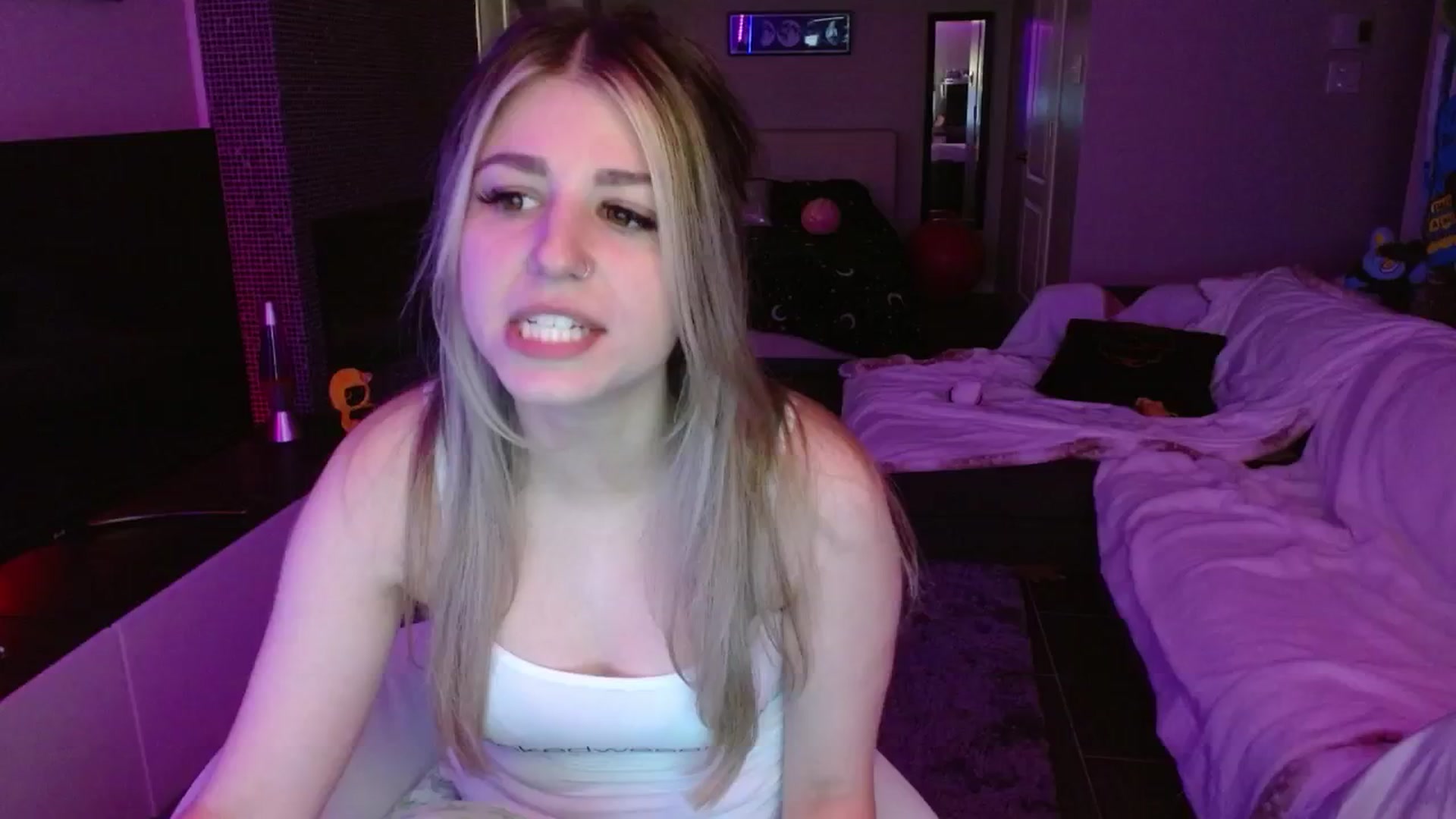 Gallery image thumbnail from Serafina's myfreecams stream on, 08/21/2024, 03:51 image 5 of 20