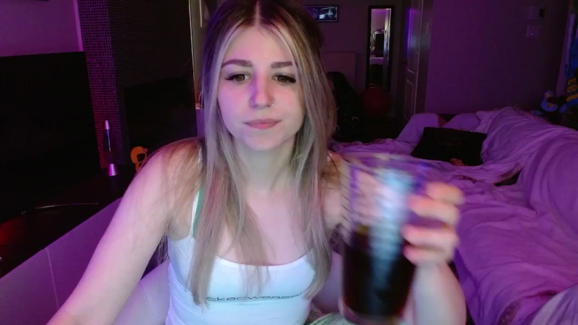 Gallery image thumbnail from Serafina's myfreecams stream on, 08/21/2024, 03:51 image 3 of 20