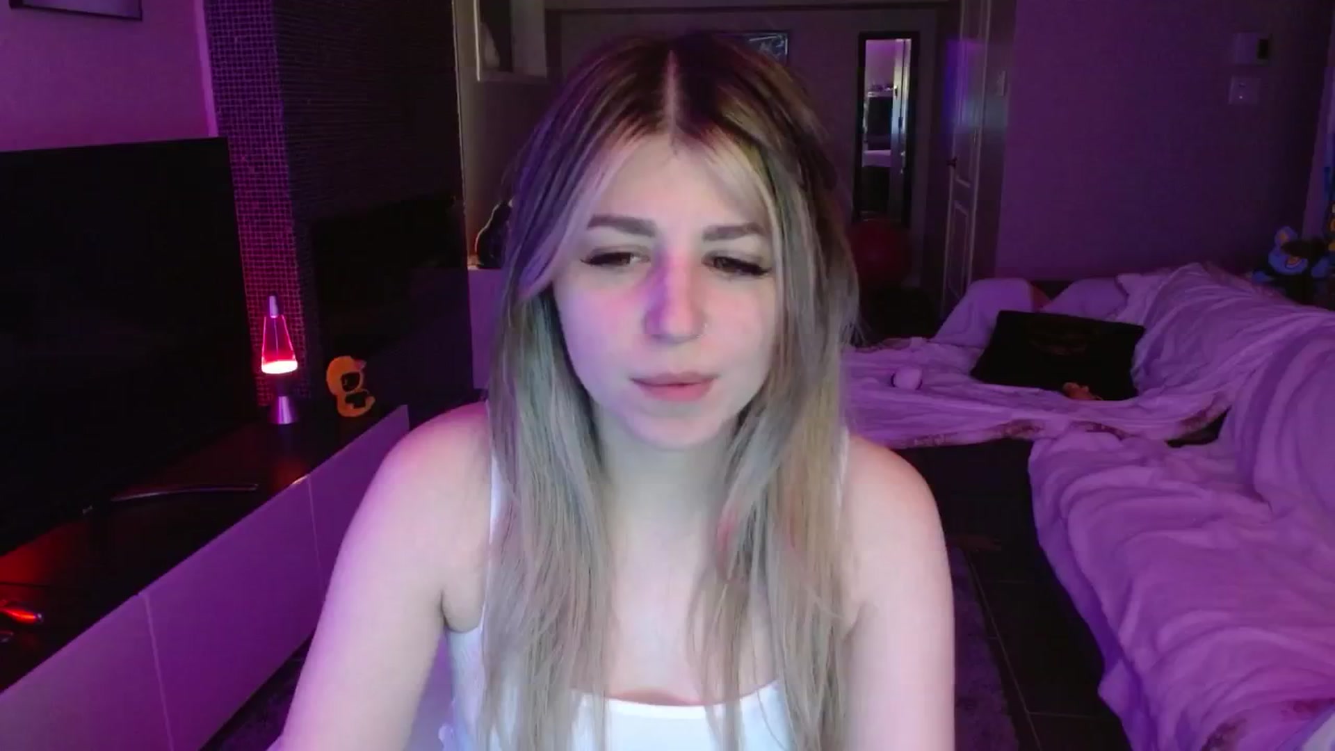 Gallery image thumbnail from Serafina's myfreecams stream on, 08/21/2024, 05:07 image 13 of 20