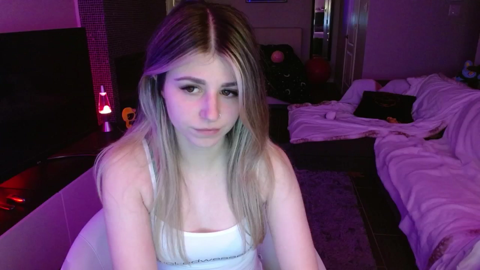 Gallery image thumbnail from Serafina's myfreecams stream on, 08/21/2024, 05:07 image 19 of 20