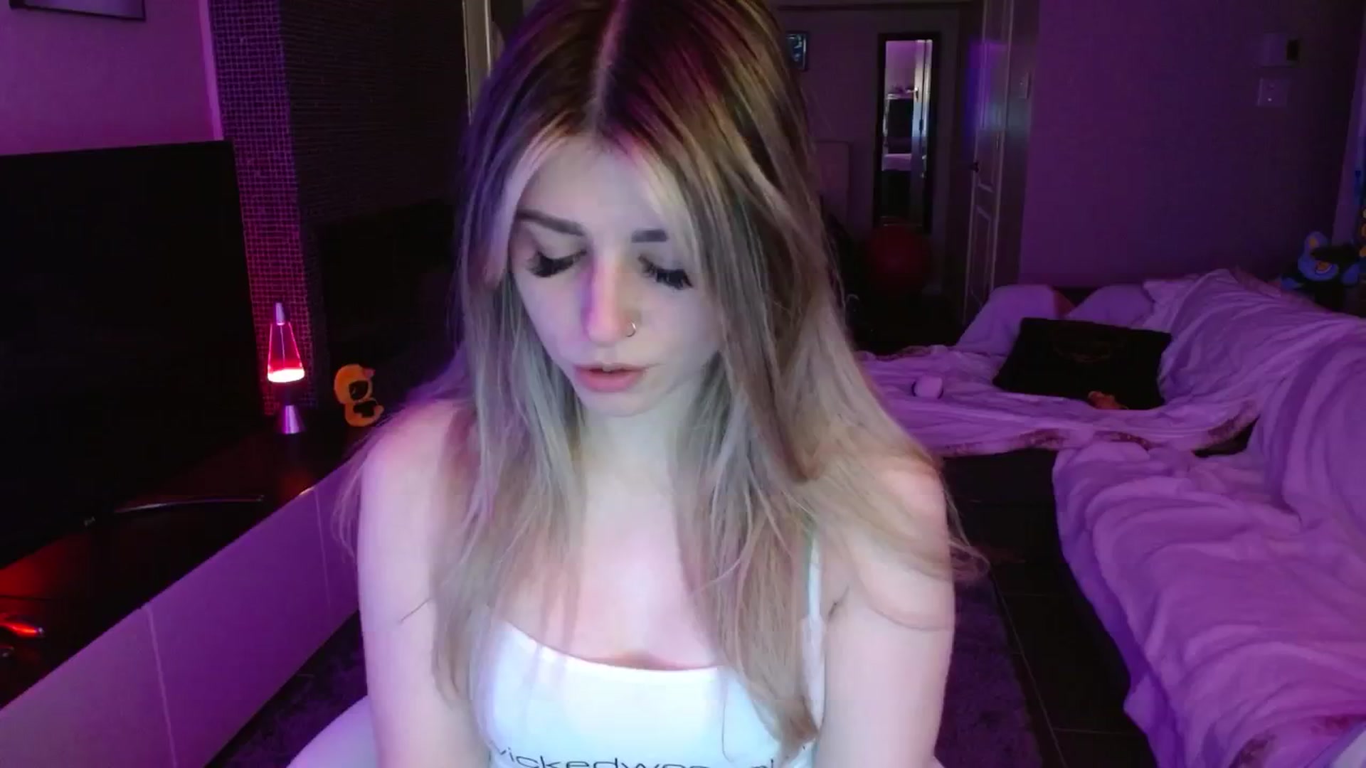 Gallery image thumbnail from Serafina's myfreecams stream on, 08/21/2024, 05:07 image 11 of 20