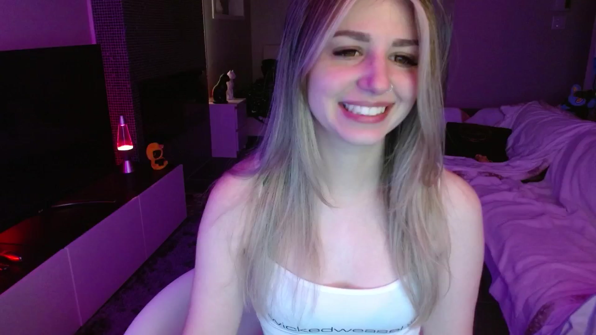 Gallery image thumbnail from Serafina's myfreecams stream on, 08/21/2024, 05:07 image 1 of 20